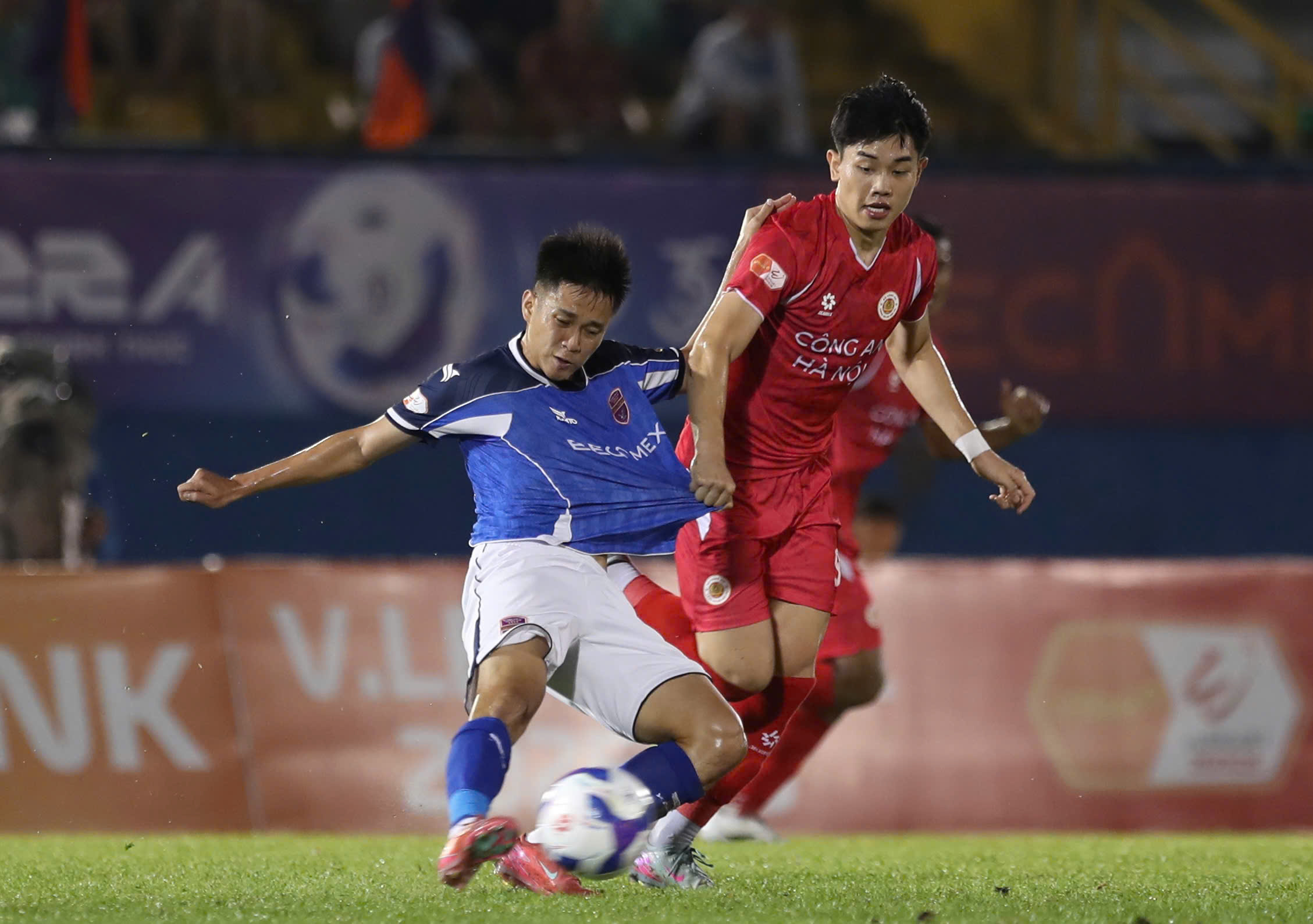 CAHN thắng Becamex TP HCM 3-0, Quang Hải tỏa sáng rực rỡ - Ảnh 2.