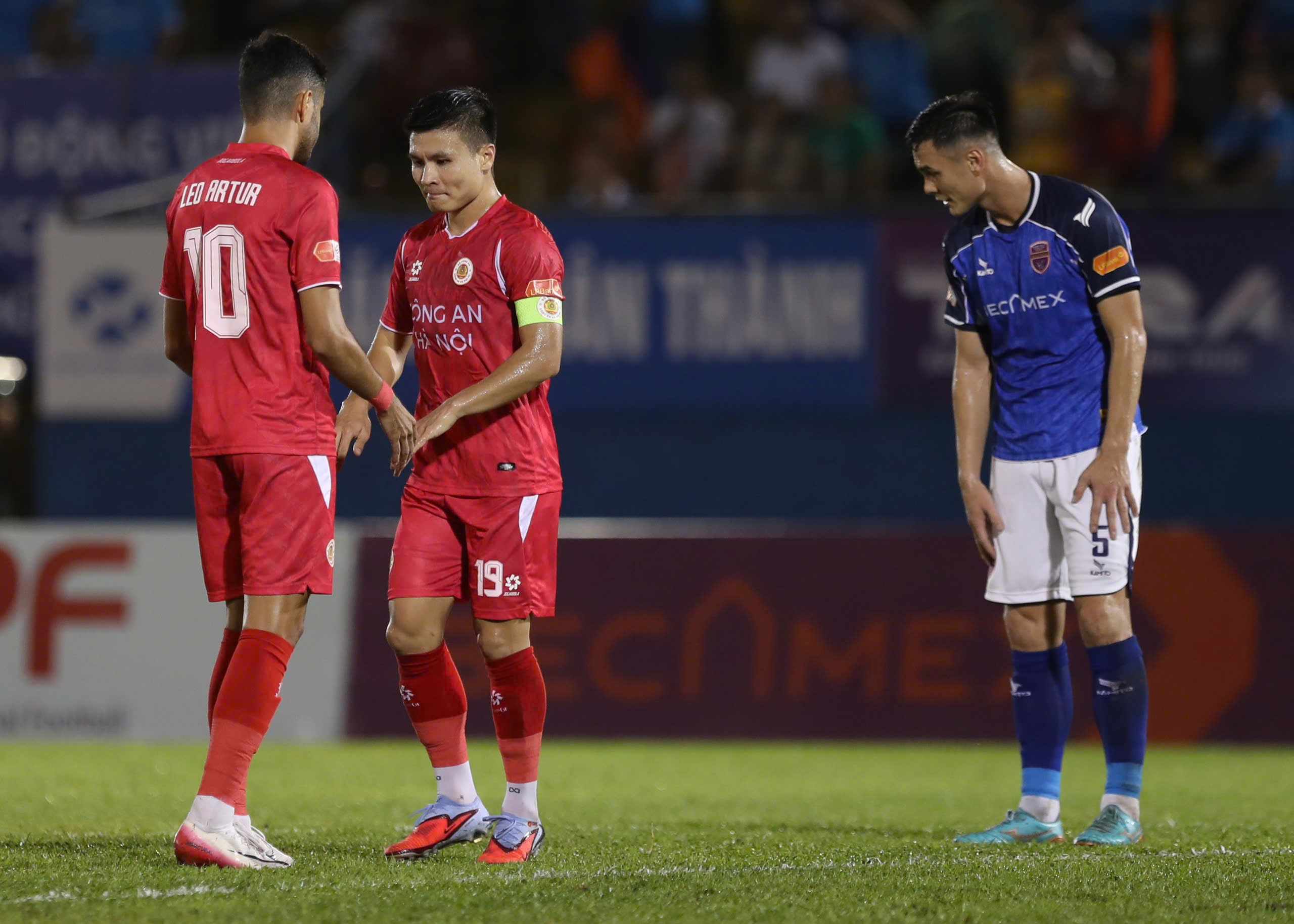 CAHN thắng Becamex TP HCM 3-0, Quang Hải tỏa sáng rực rỡ - Ảnh 3.