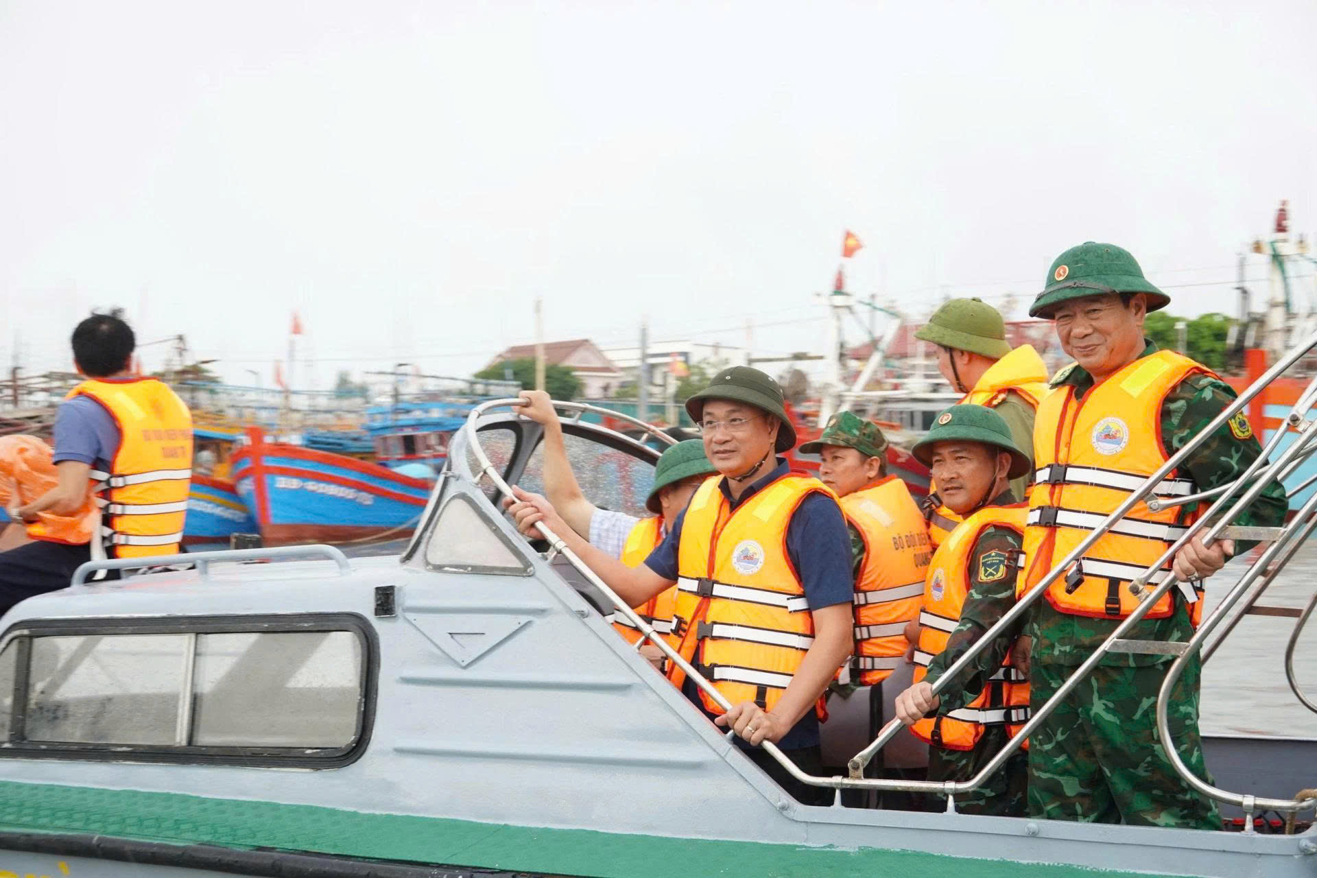 Tuyệt đối không được chủ quan với bão số 5 - Ảnh 1.