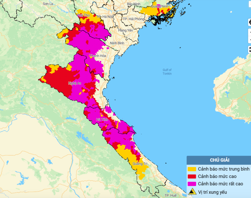 Bão số 5 dị thường "quần thảo" nhiều giờ ở Nghệ An và Hà Tĩnh
- Ảnh 2.