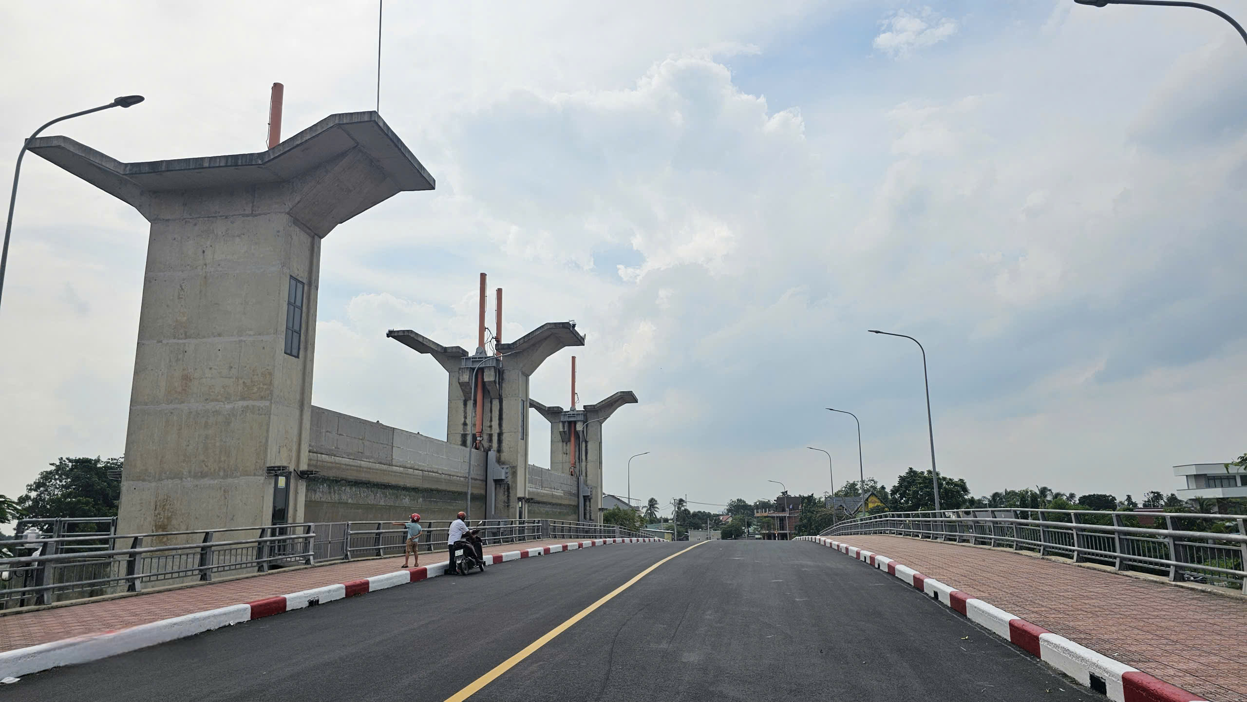 Cống kiểm soát ngập 285 tỉ đồng tại TP HCM: Giải pháp chống ngập hiệu quả - Ảnh 4. Cống kiểm soát ngập 285 tỉ đồng tại TP HCM: Giải pháp chống ngập hiệu quả - Ảnh 4.