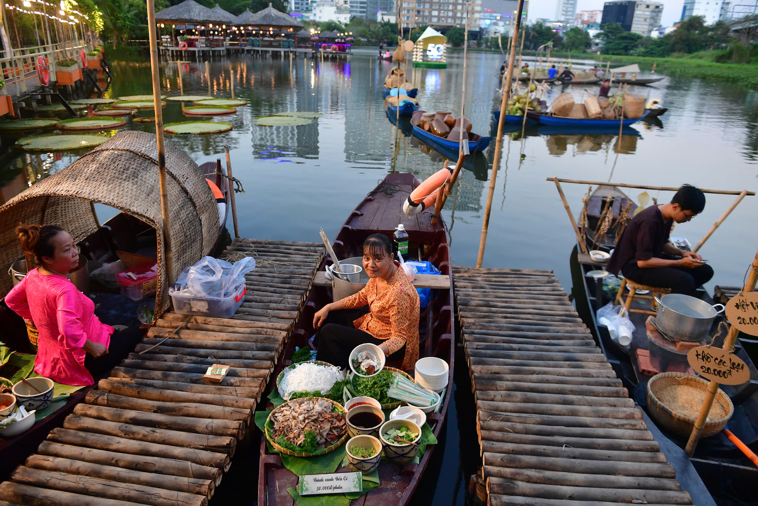 Chương trình Văn hóa Ẩm thực “Hương sắc miền Nam” mừng lễ 2-9 tại Khu Du lịch Văn Thánh- Ảnh 2. Chương trình Văn hóa Ẩm thực “Hương sắc miền Nam” mừng lễ 2-9 tại Khu Du lịch Văn Thánh- Ảnh 2.