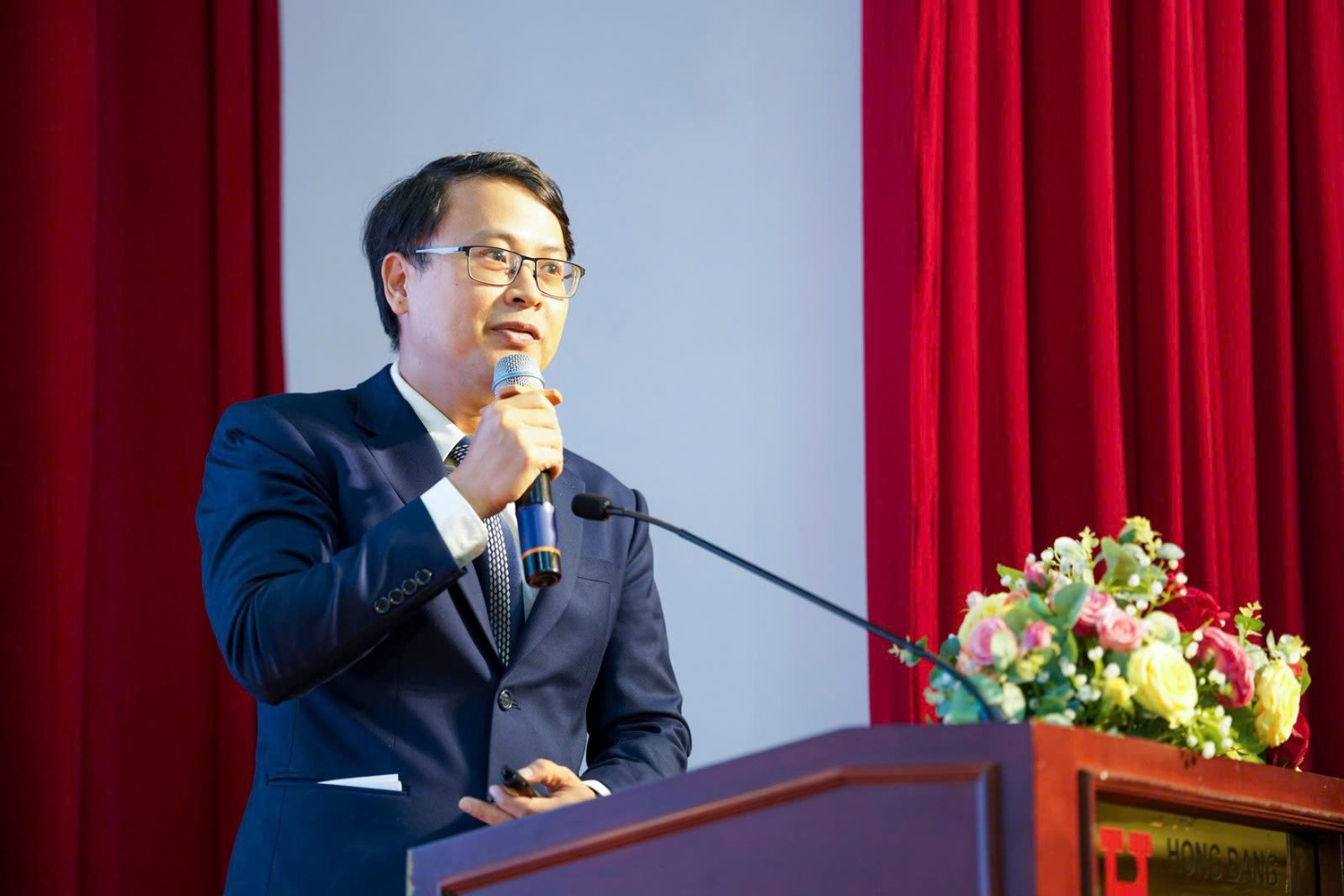 Mỹ phẩm giả nhưng tổn thương là thật - Ảnh 2.