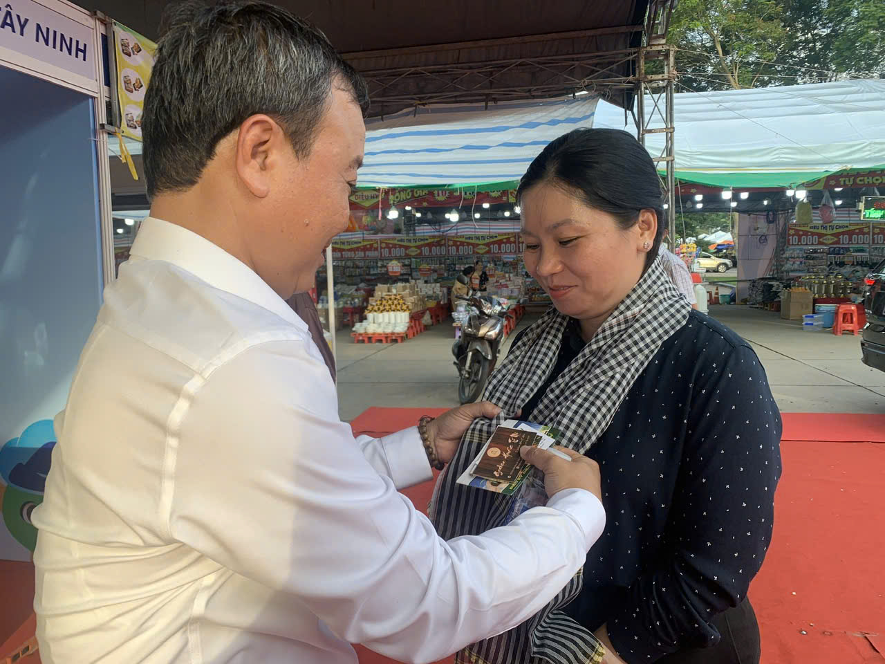 Du khách khám phá văn hóa Tây Ninh qua từng món ăn, sản phẩm tiêu biểu- Ảnh 11. Du khách khám phá văn hóa Tây Ninh qua từng món ăn, sản phẩm tiêu biểu- Ảnh 11.