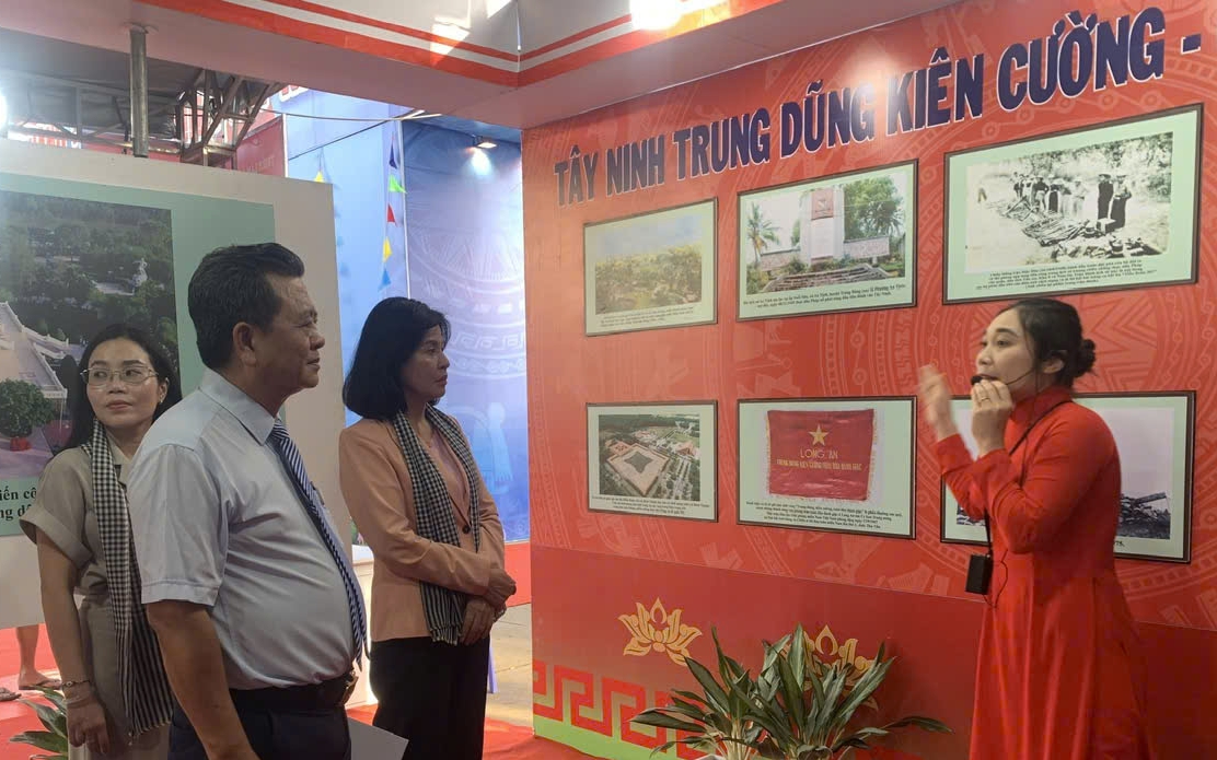 Tây Ninh chi tặng Hơn 310 tỷ đồng cho người dân trước ngày 2 - 9 - Ảnh 3.