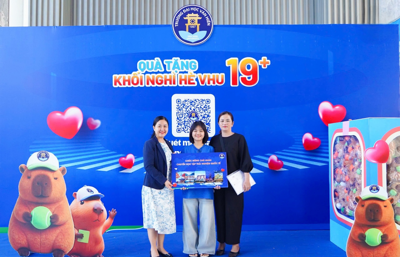 Tặng xe máy điện và học bổng đến 100% học phí toàn khóa cho Thủ khoa, Á khoa và Tân sinh viên - Ảnh 4.