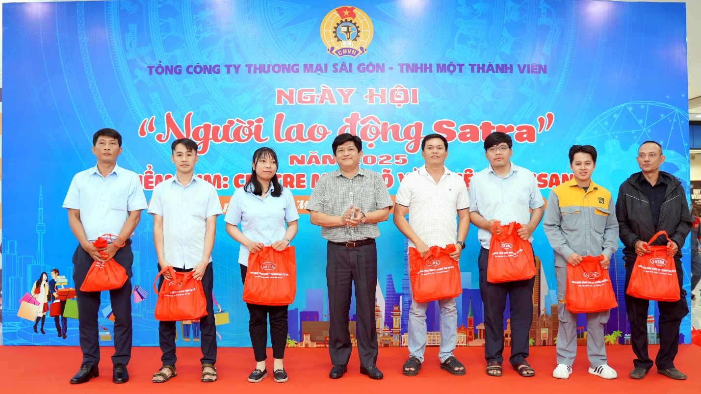 SATRA khẳng định sứ mệnh “Vì cộng đồng”- Ảnh 2. SATRA khẳng định sứ mệnh “Vì cộng đồng”- Ảnh 2.