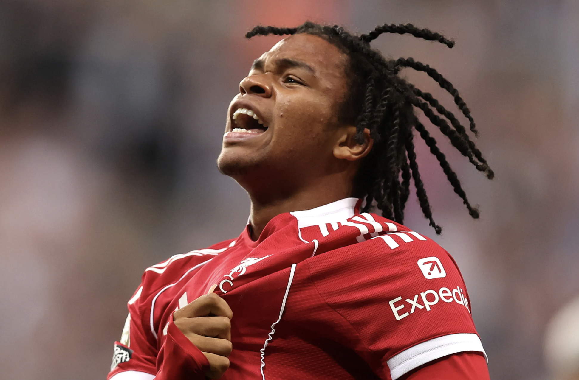 Cơn sốt mang tên Rio Ngumoha tại sân cỏ Ngoại hạng Anh - Ảnh 4.