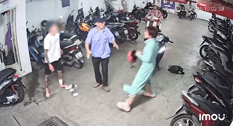 Cô gái MMA hạ gục nam thanh niên xăm trổ: Cuộc tấn công bất ngờ tại hầm gửi xe - Ảnh 1. Cô gái MMA hạ gục nam thanh niên xăm trổ: Cuộc tấn công bất ngờ tại hầm gửi xe - Ảnh 1.