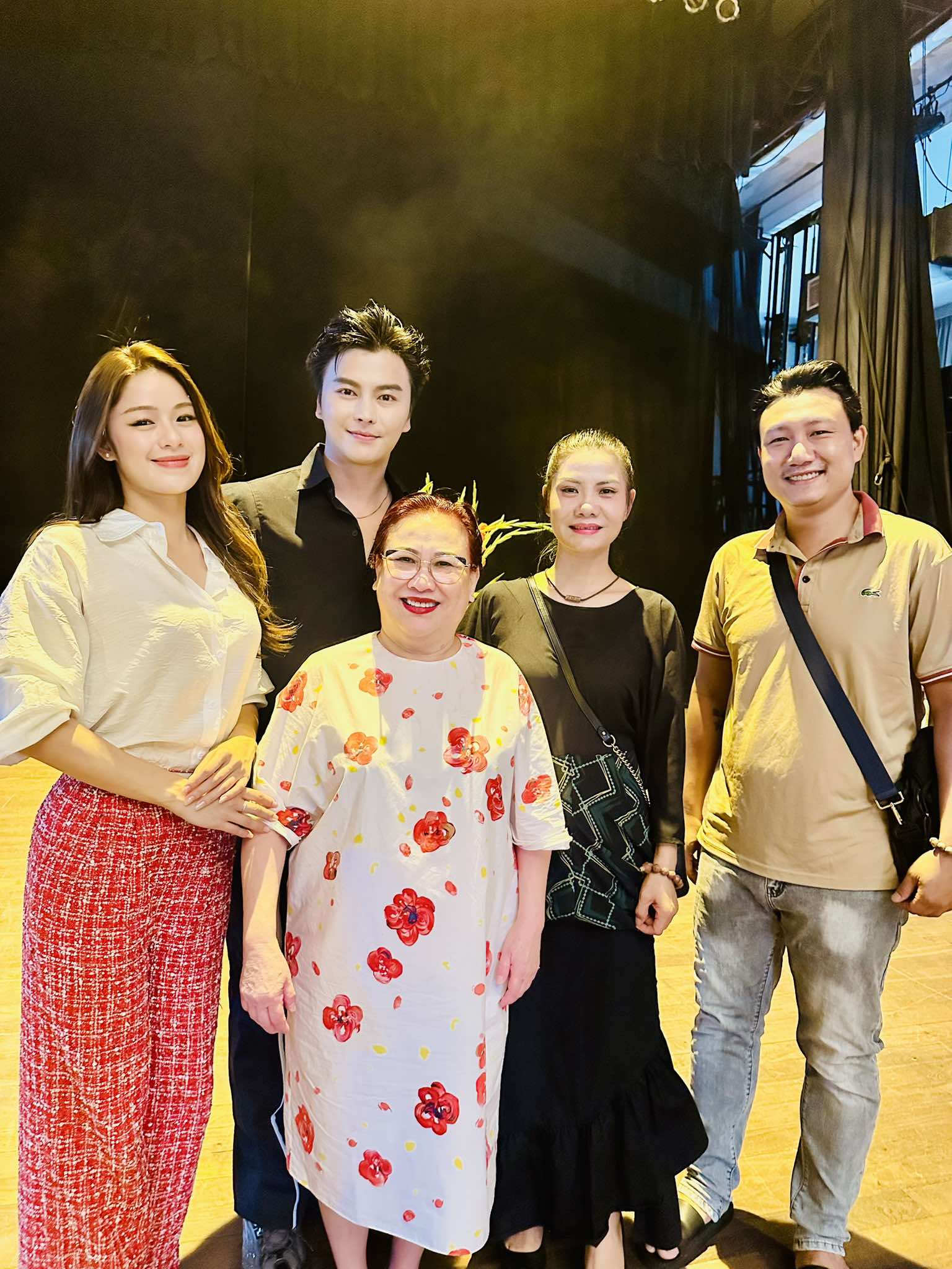 NSƯT Võ Minh Lâm tái ngộ đạo diễn Minh Nguyệt trong dự án kịch