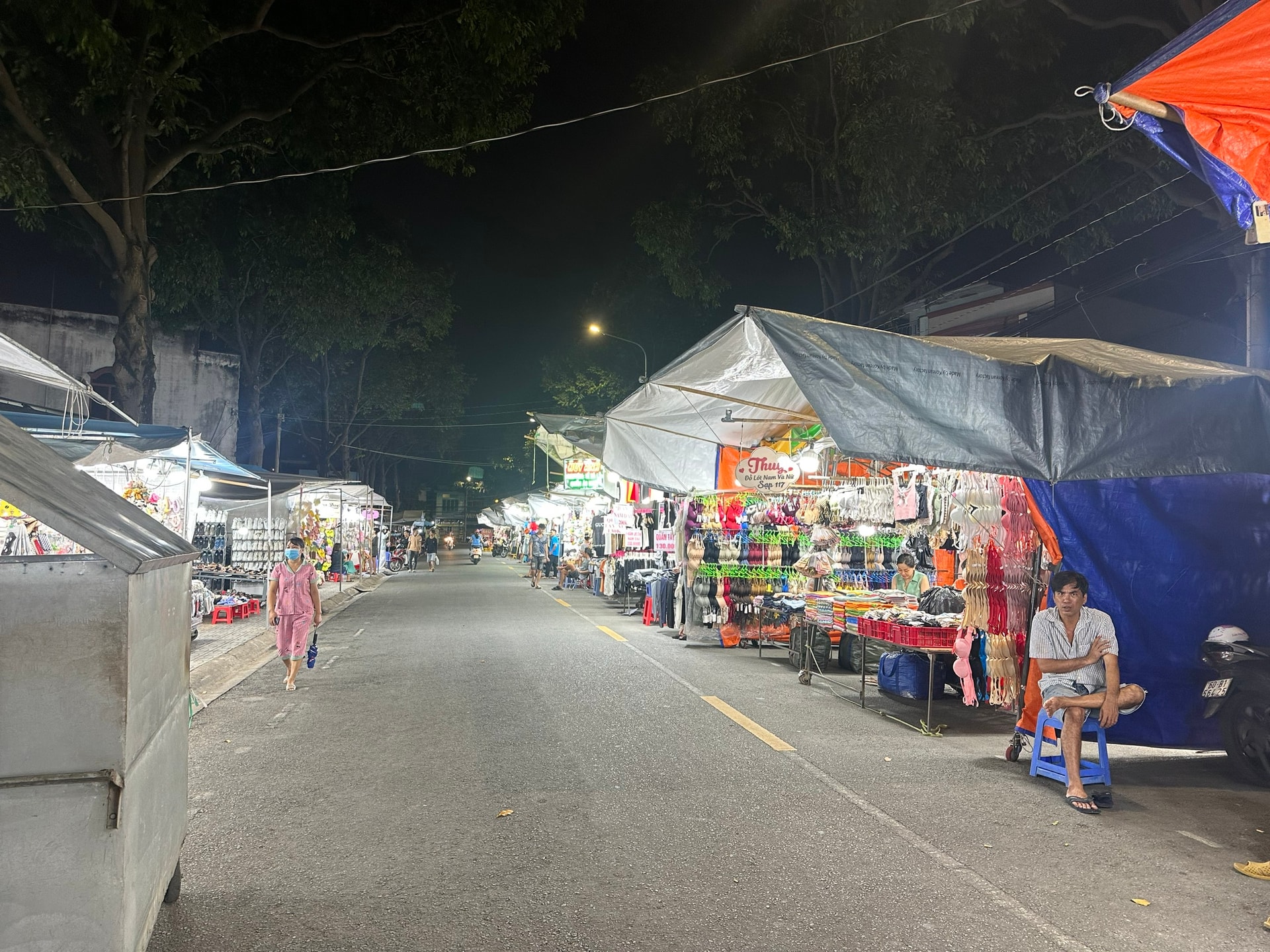 Chợ đêm Biên Hùng dừng hoạt động: Tác động kinh tế và đô thị Đồng Nai - Ảnh 1. Chợ đêm Biên Hùng dừng hoạt động: Tác động kinh tế và đô thị Đồng Nai - Ảnh 1.