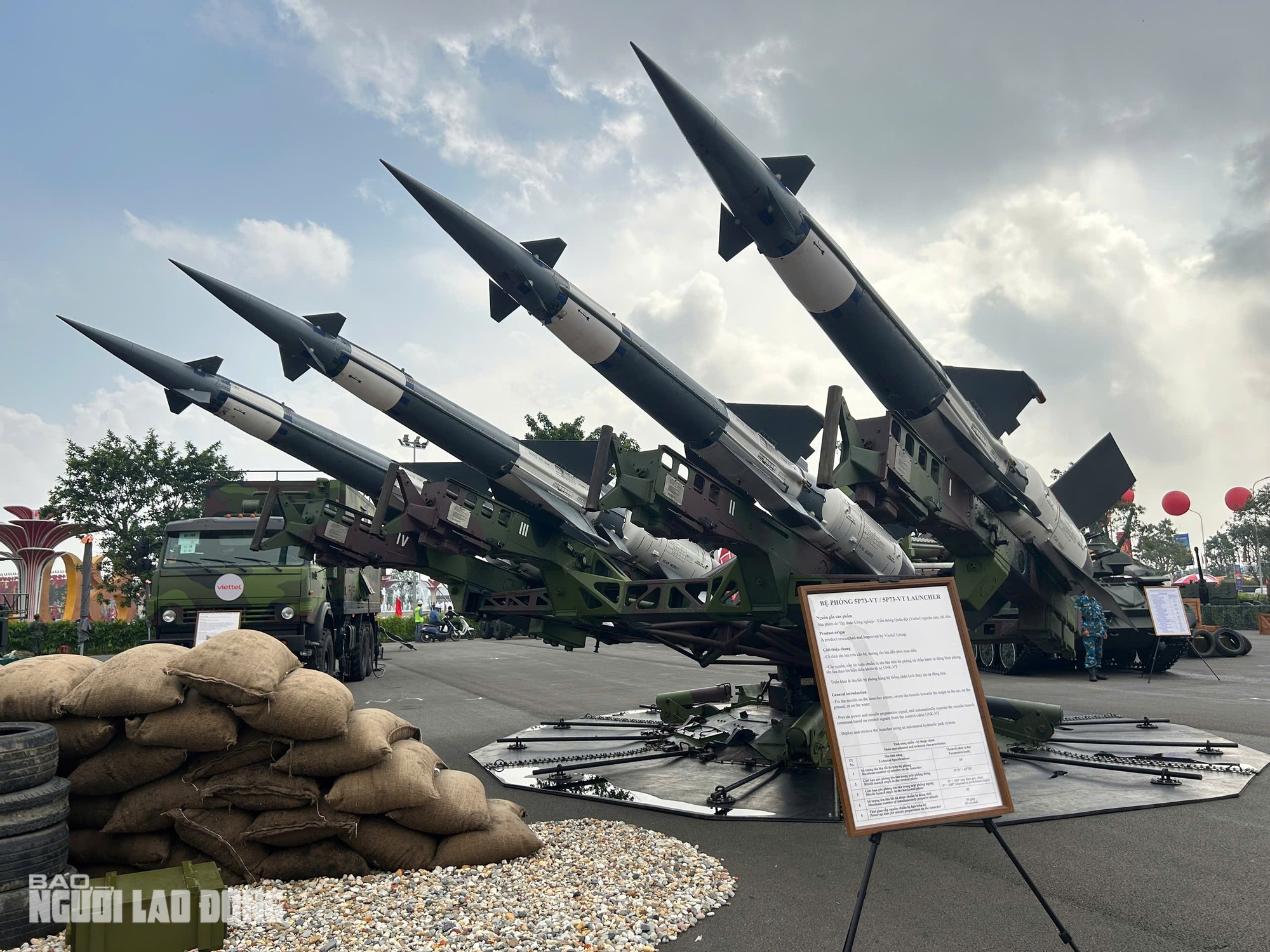 Ngắm dàn tên lửa đối hạm "Sông Hồng", tên lửa S-125-VT tại triển lãm thành tựu đất nước- Ảnh 1. Ngắm dàn tên lửa đối hạm "Sông Hồng", tên lửa S-125-VT tại triển lãm thành tựu đất nước- Ảnh 1.
