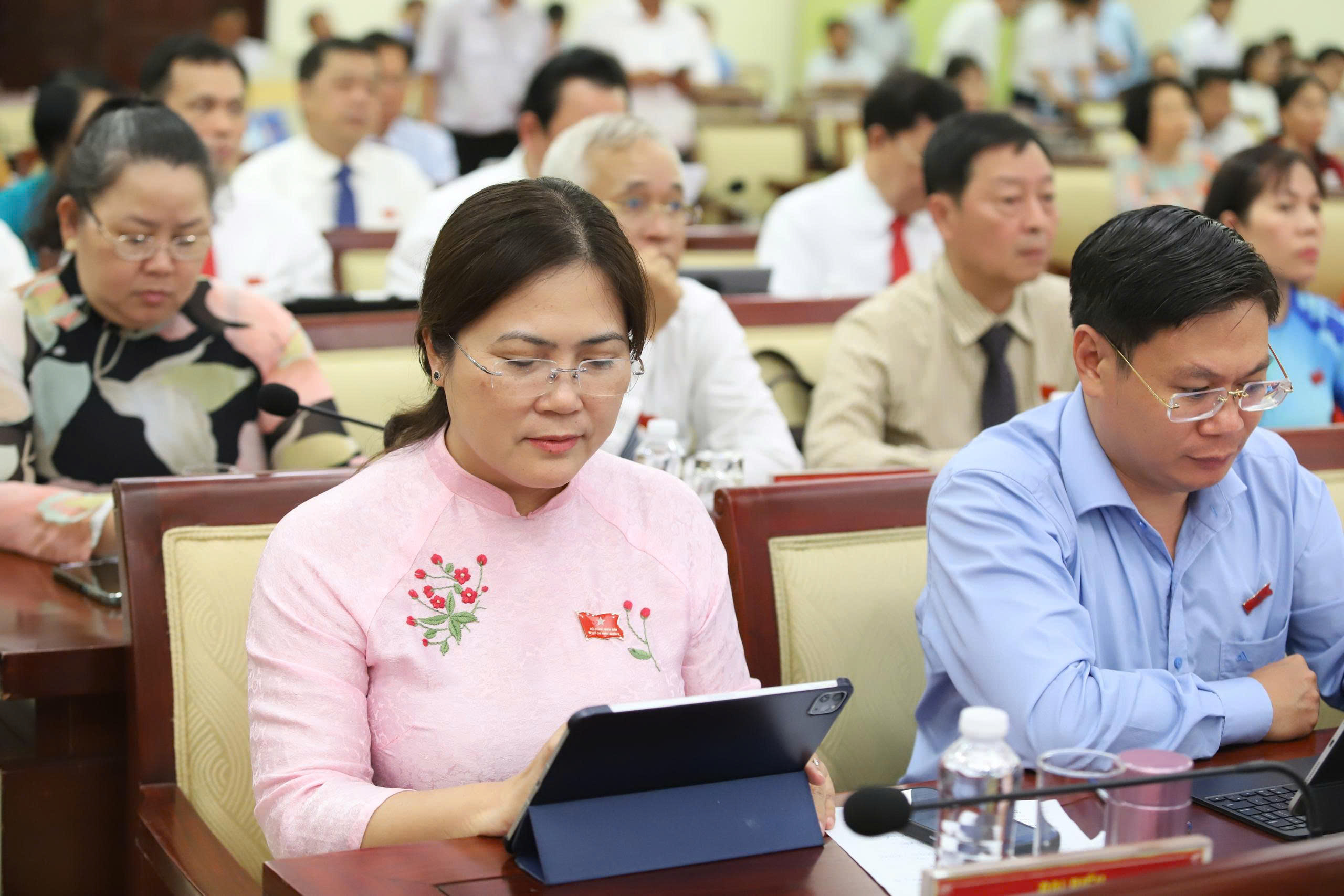 TP HCM: Công chức cấp xã được ủy quyền ký chứng thực bản sao, hợp đồng đất đai- Ảnh 1. TP HCM: Công chức cấp xã được ủy quyền ký chứng thực bản sao, hợp đồng đất đai- Ảnh 1.
