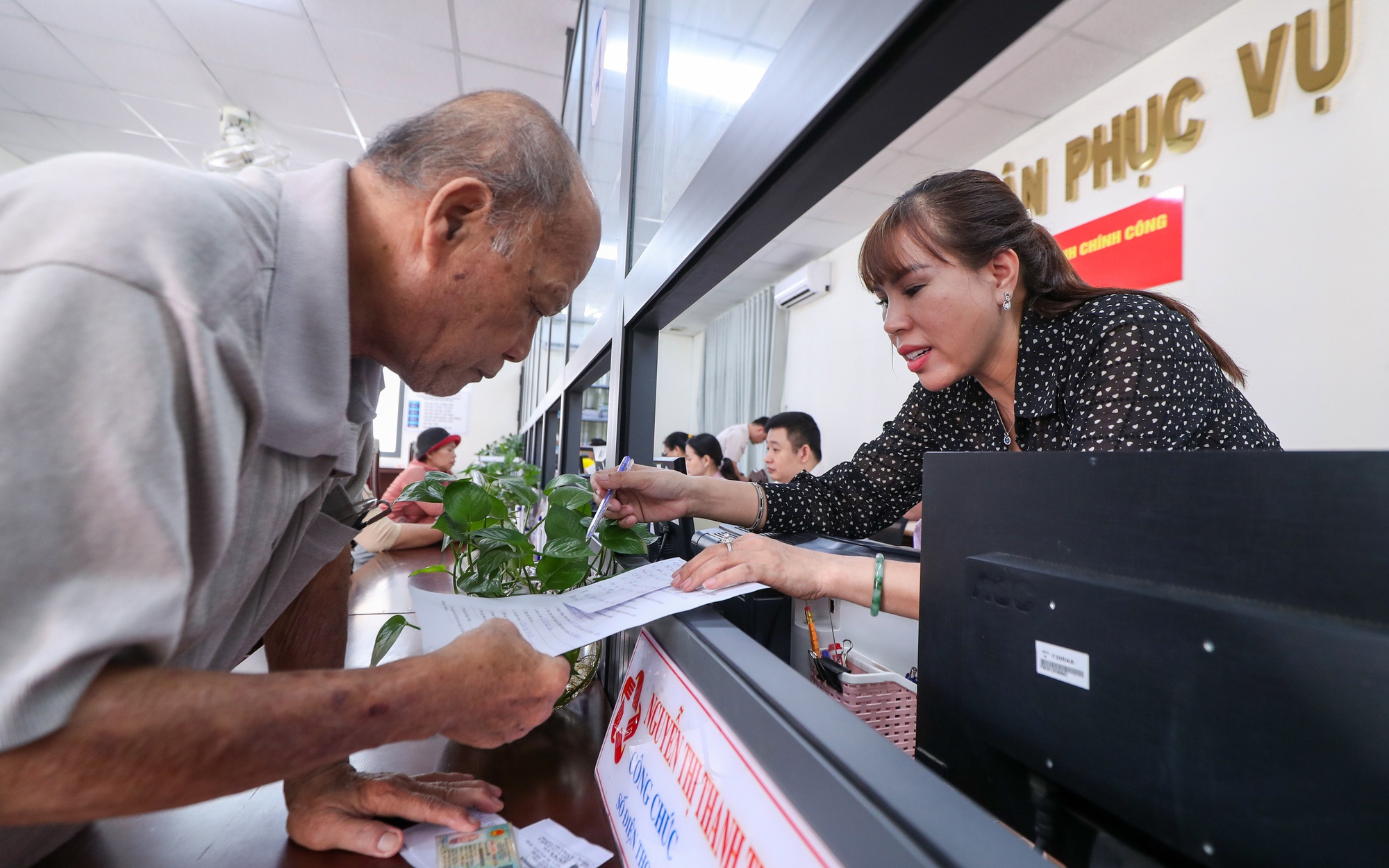 Nhiều đề xuất của TP HCM lên Trung ương liên quan đến công chức cấp xã - Ảnh 3.