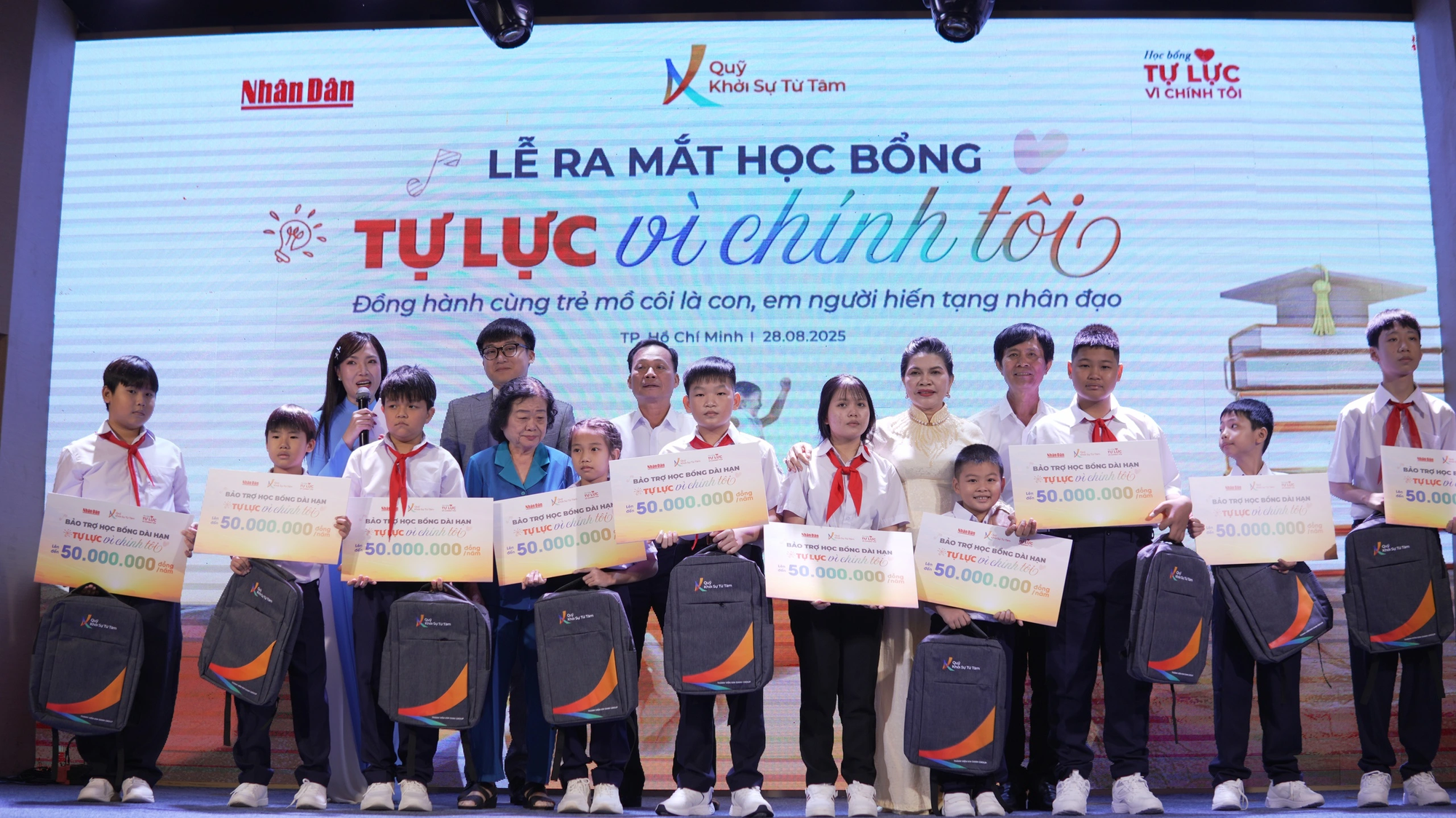 Học bổng tiếp sức cho con người hiến tạng- Ảnh 1. Học bổng tiếp sức cho con người hiến tạng- Ảnh 1.
