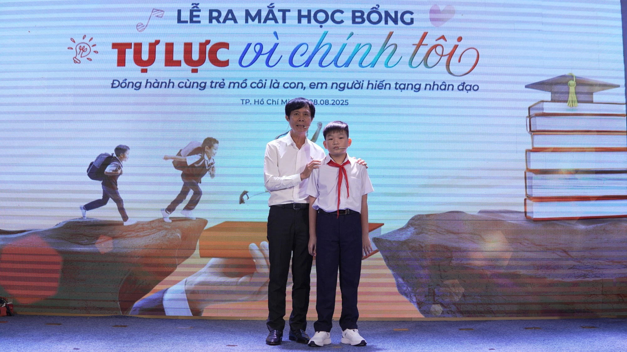 Học bổng tiếp sức cho con người hiến tạng- Ảnh 2. Học bổng tiếp sức cho con người hiến tạng- Ảnh 2.