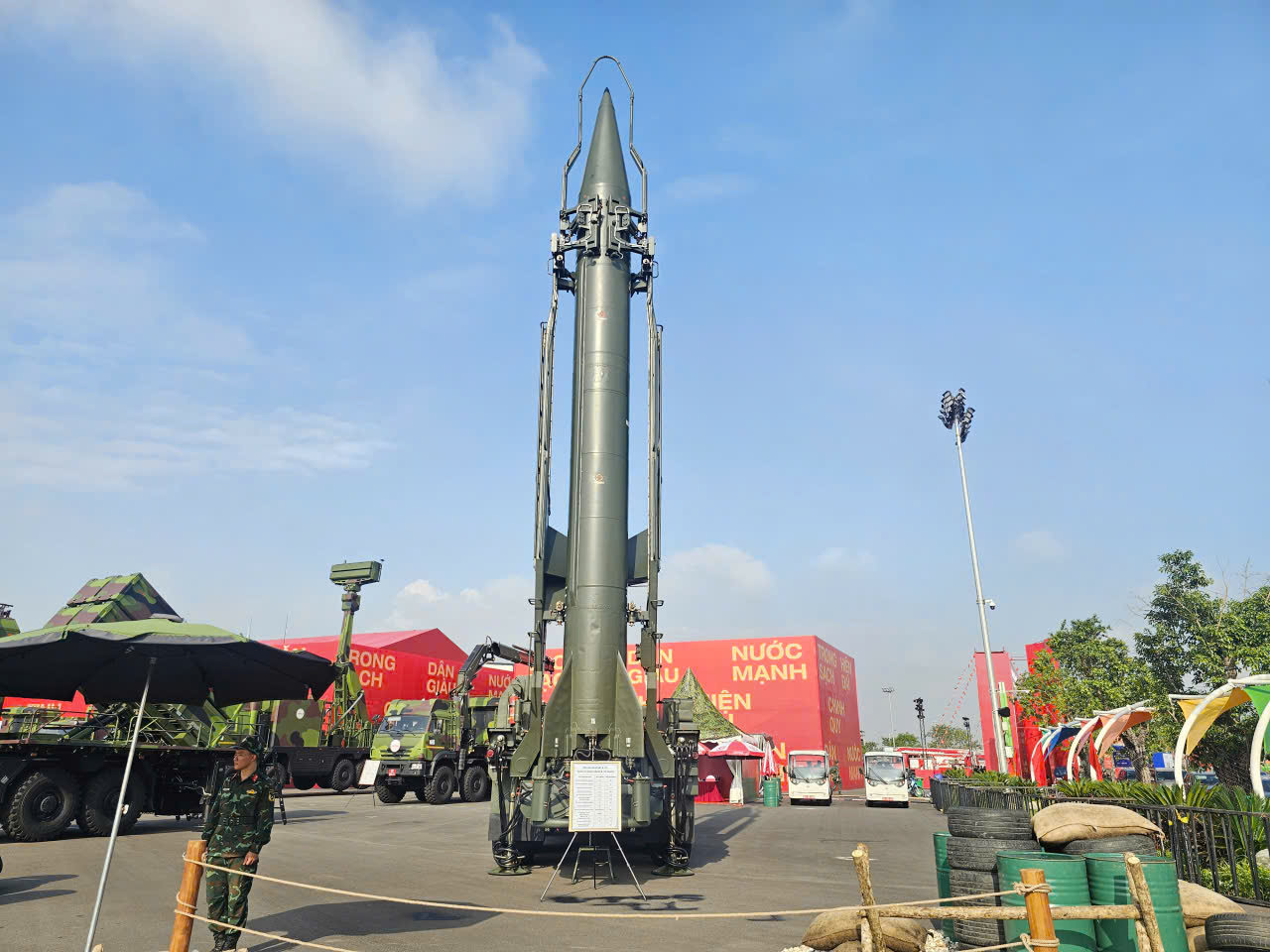 Triển lãm 80 năm Độc lập: Xe tăng , xe thiết giáp và ngư lôi lần đầu xuất hiện - Ảnh 2. Triển lãm 80 năm Độc lập: Xe tăng , xe thiết giáp và ngư lôi lần đầu xuất hiện - Ảnh 2.