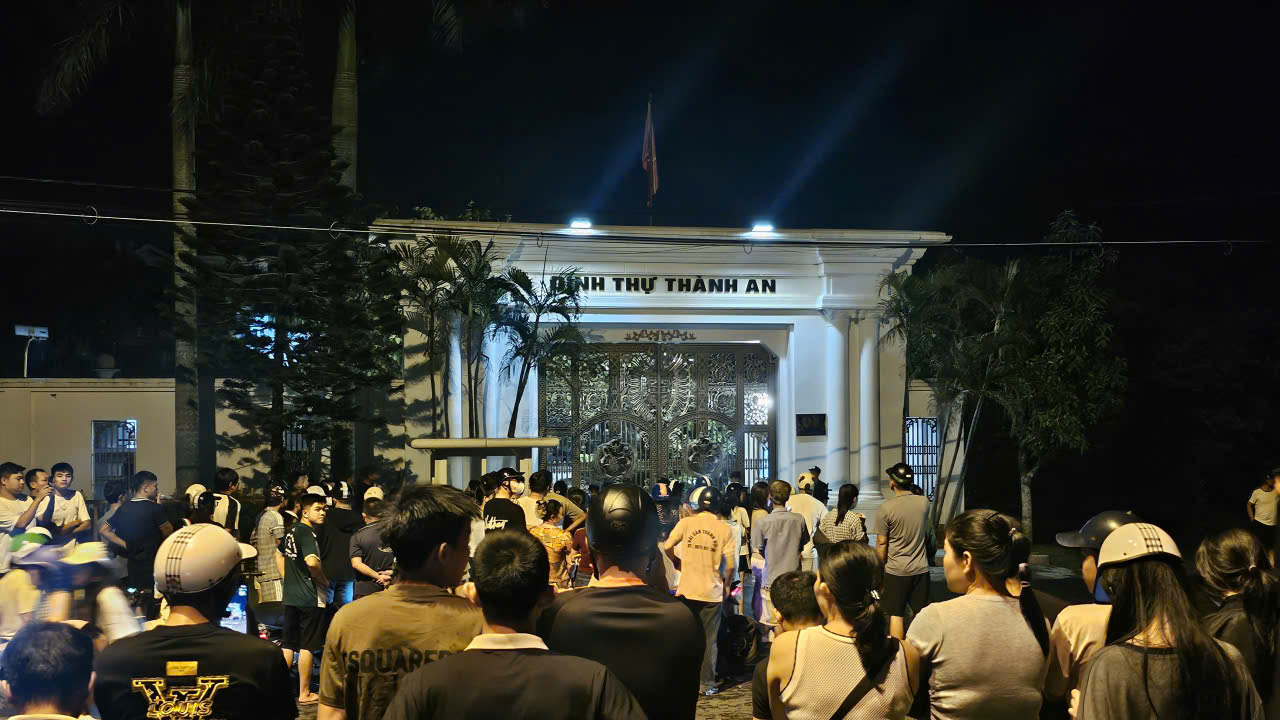 Công an thông tin khám xét nhà ông Cao Tiến Đoan, doanh nhân kiêm "ông bầu" bóng đá xứ Thanh- Ảnh 3. Công an thông tin khám xét nhà ông Cao Tiến Đoan, doanh nhân kiêm "ông bầu" bóng đá xứ Thanh- Ảnh 3.