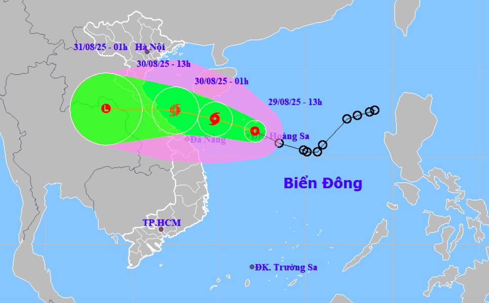 Áp thấp nhiệt đới sẽ mạnh thành bão, đổ bộ vào miền Trung trong chiều tối và đêm mai 30-8- Ảnh 1.