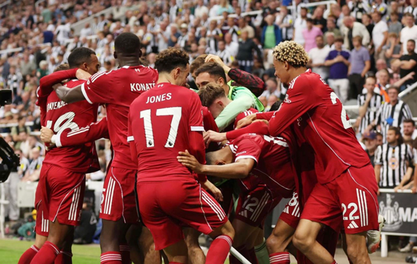 Champions League ngày càng khốc liệt - Ảnh 1. Champions League ngày càng khốc liệt - Ảnh 1.