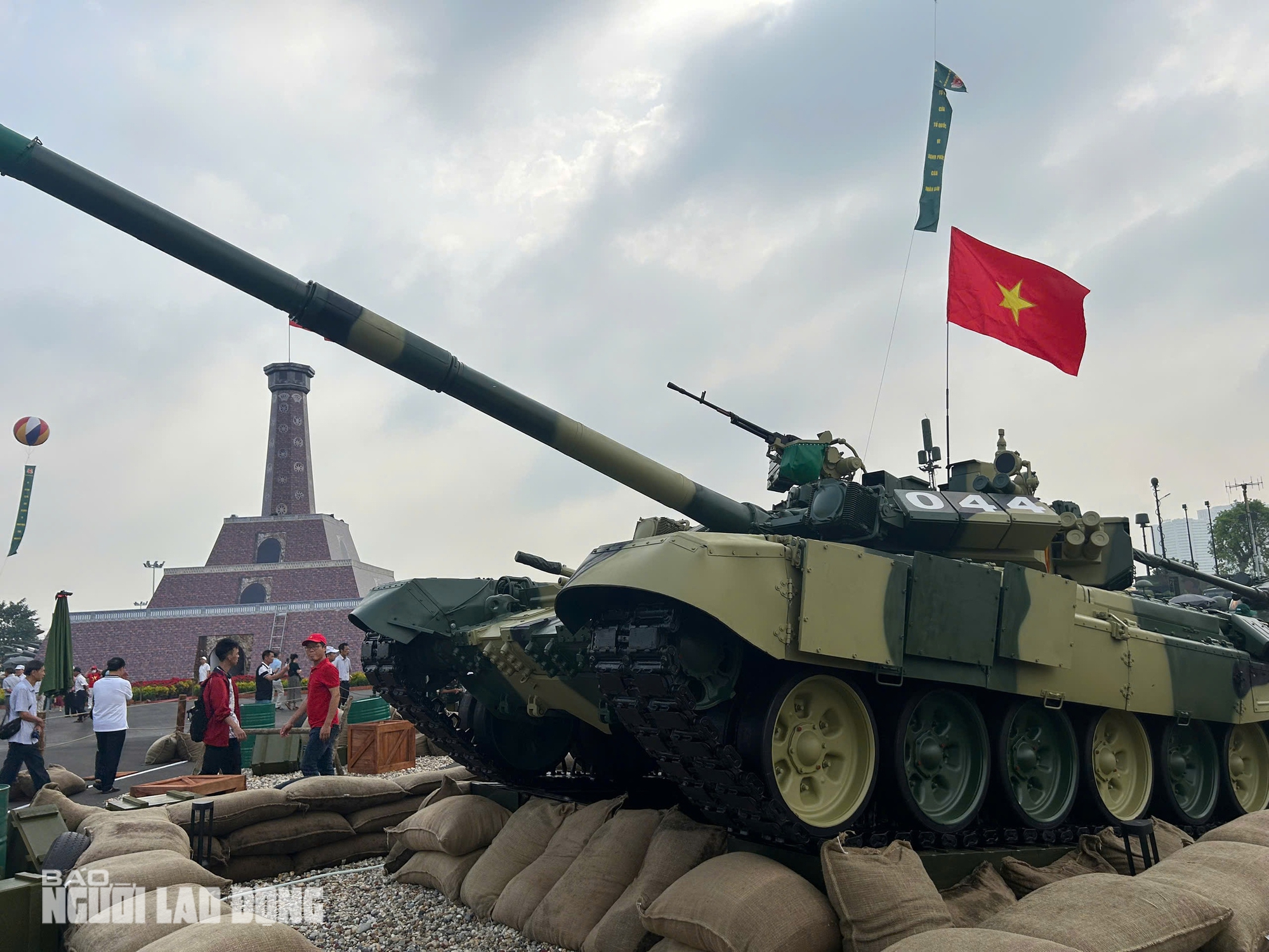 Cận cảnh xe tăng T-90S hiện đại nhất của Binh chủng Tăng thiết giáp- Ảnh 1. Cận cảnh xe tăng T-90S hiện đại nhất của Binh chủng Tăng thiết giáp- Ảnh 1.