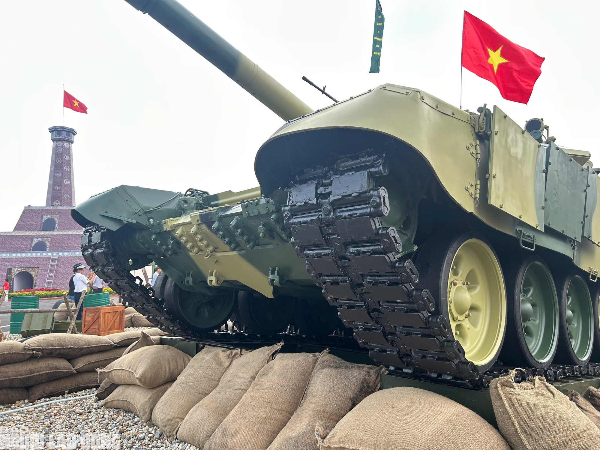 Cận cảnh xe tăng T-90S hiện đại nhất của Binh chủng Tăng thiết giáp- Ảnh 7. Cận cảnh xe tăng T-90S hiện đại nhất của Binh chủng Tăng thiết giáp- Ảnh 7.