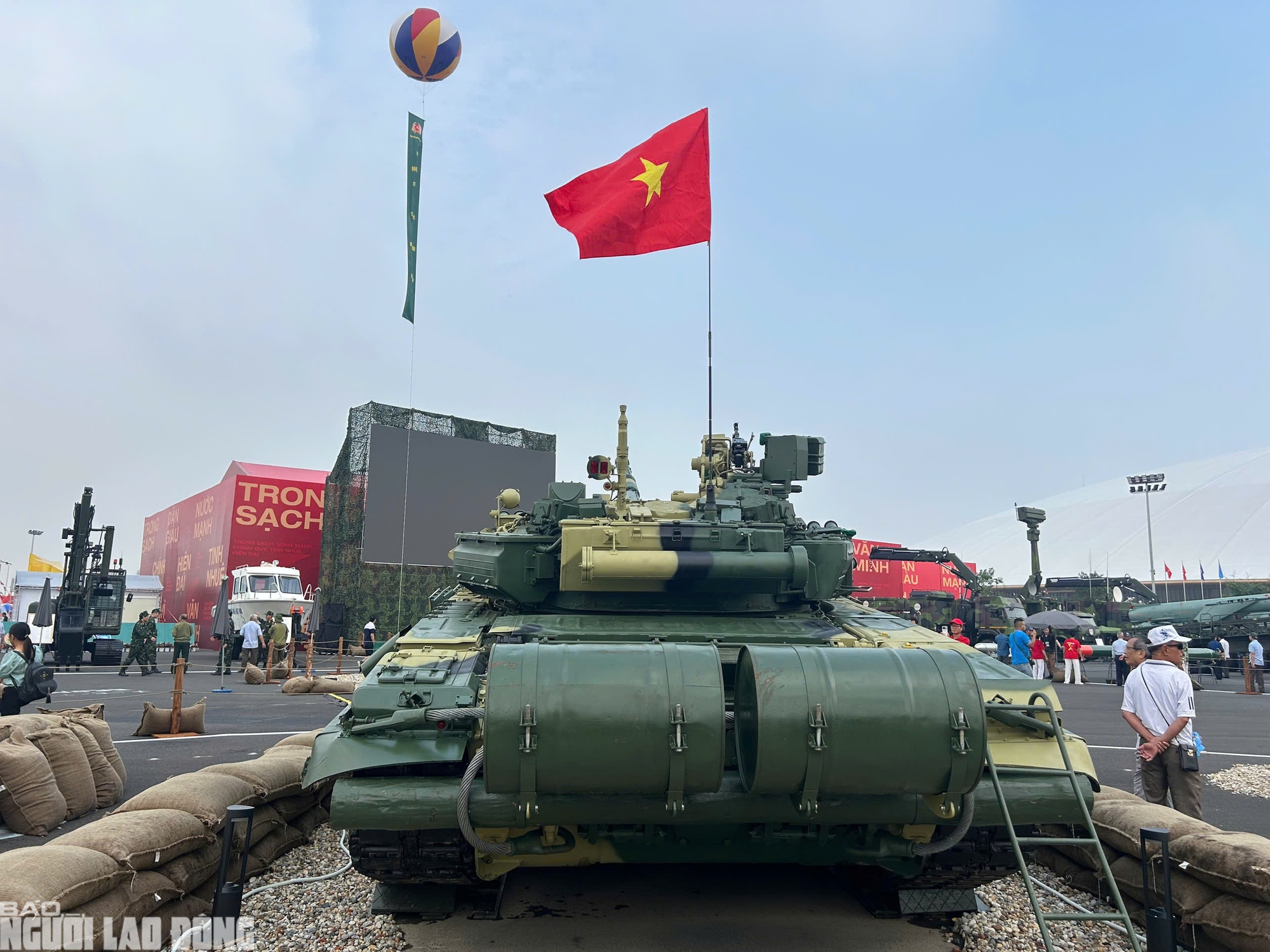 Cận cảnh xe tăng T-90S hiện đại nhất của Binh chủng Tăng thiết giáp- Ảnh 9. Cận cảnh xe tăng T-90S hiện đại nhất của Binh chủng Tăng thiết giáp- Ảnh 9.