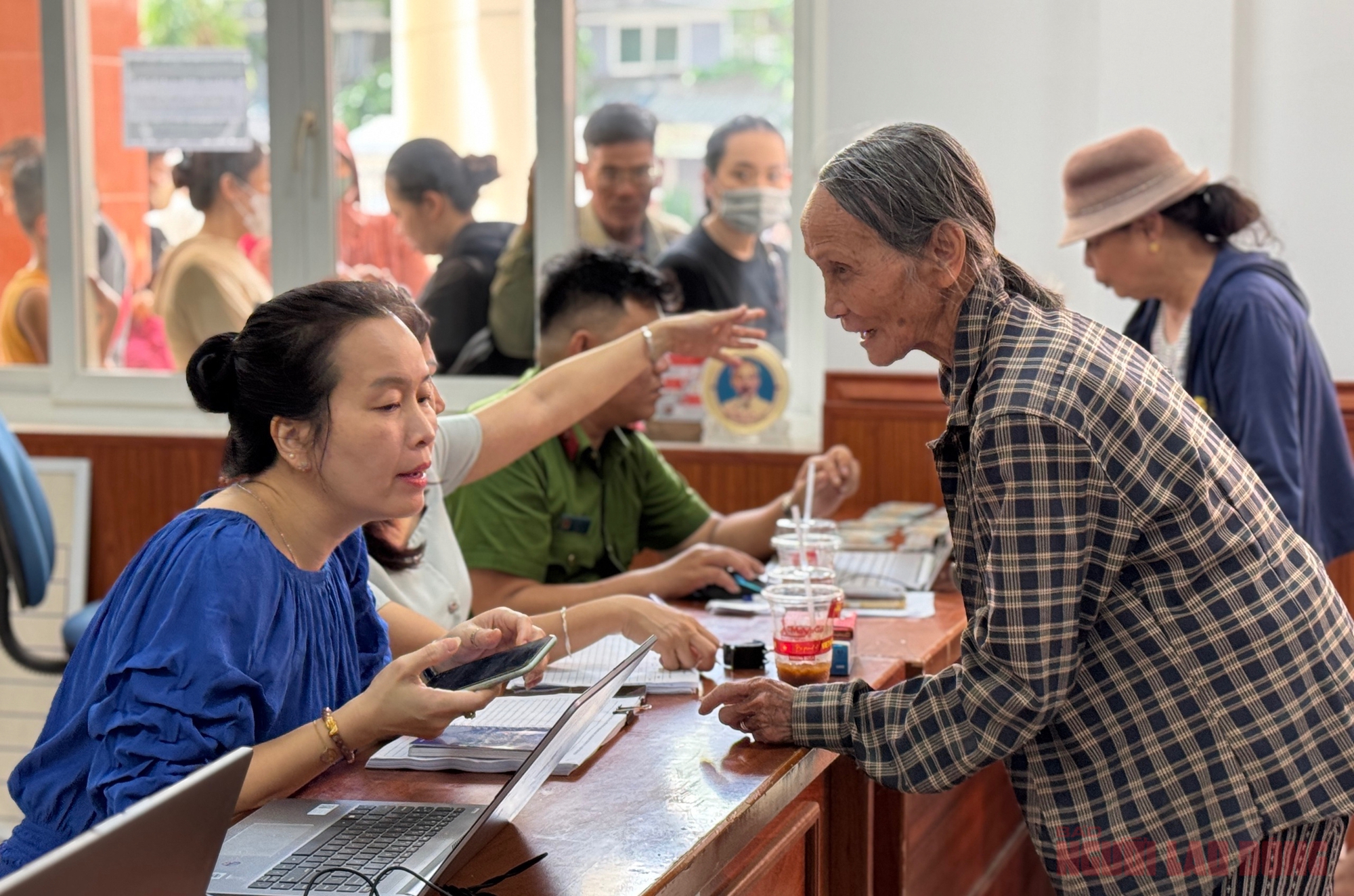 Đà Nẵng chi trả quà 100.000 Đồng cho người dân nhân dịp Quốc khánh 2 - 9 - Ảnh 3.
