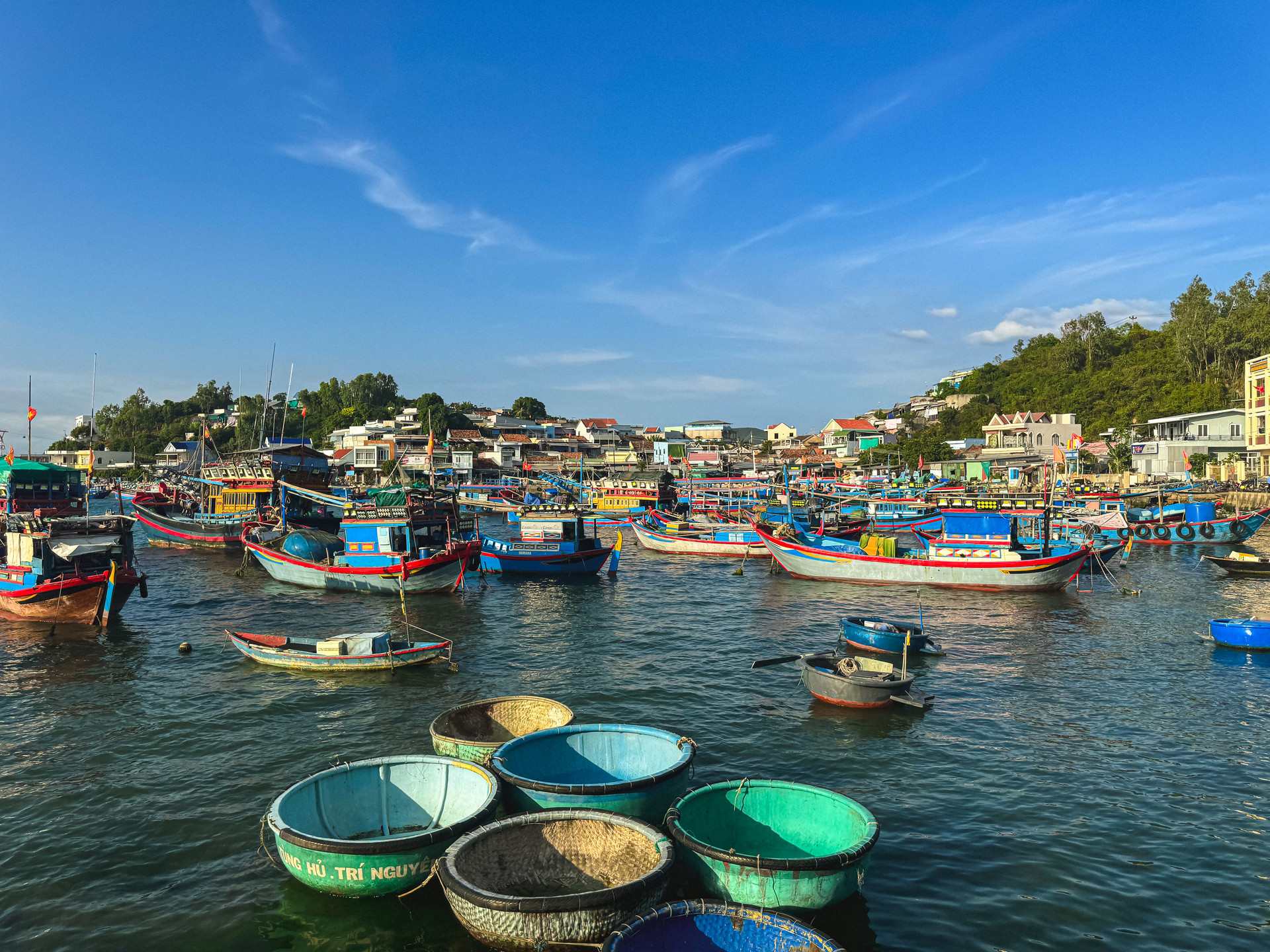 Nghỉ lễ 2-9 tại làng ven biển: Trải nghiệm hải sản tươi ngon giá rẻ - Ảnh 2. Nghỉ lễ 2-9 tại làng ven biển: Trải nghiệm hải sản tươi ngon giá rẻ - Ảnh 2.