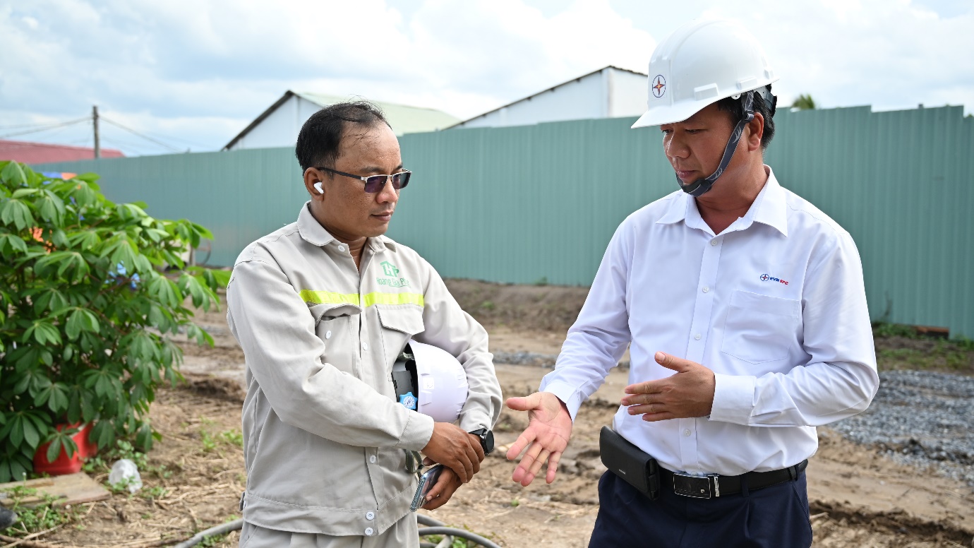 Ngành điện miền Nam xuyên lễ 2-9 trên những công trình lưới điện - Ảnh 3. Ngành điện miền Nam xuyên lễ 2-9 trên những công trình lưới điện - Ảnh 3.
