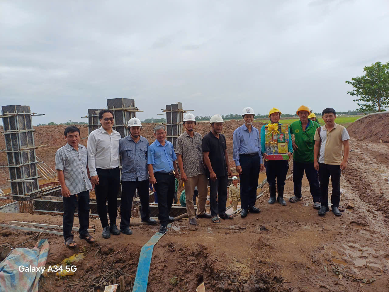 Ngành điện miền Nam xuyên lễ 2-9 trên những công trình lưới điện - Ảnh 11. Ngành điện miền Nam xuyên lễ 2-9 trên những công trình lưới điện - Ảnh 11.