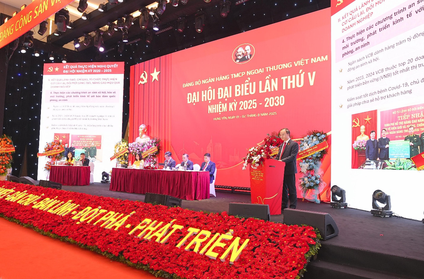 Đại hội Đảng bộ Vietcombank lần V: Giữ vai trò “sếu đầu đàn”, dẫn dắt phát triển đất nước- Ảnh 2.