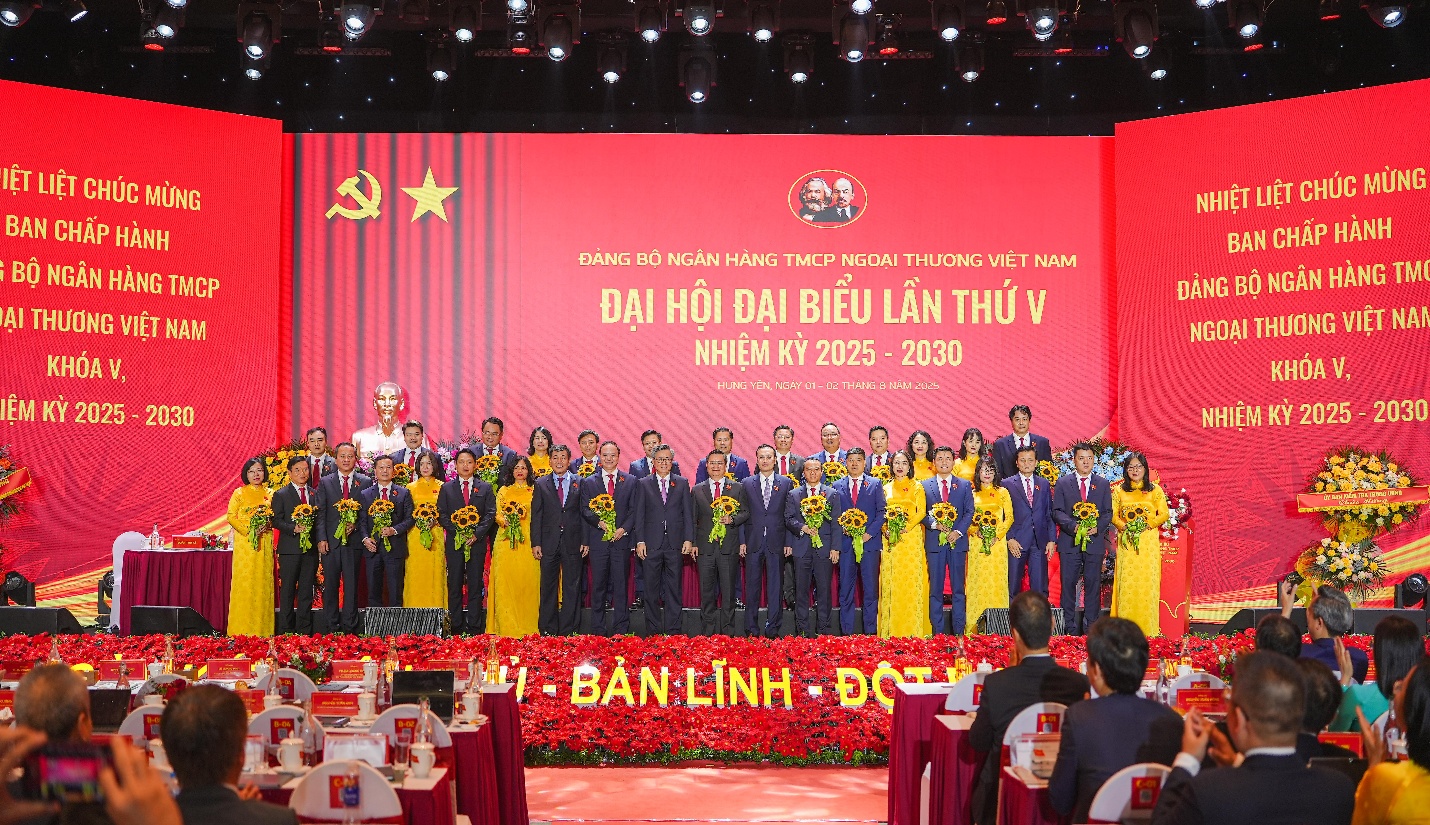 Đại hội Đảng bộ Vietcombank lần V: Giữ vai trò “sếu đầu đàn”, dẫn dắt phát triển đất nước- Ảnh 6.