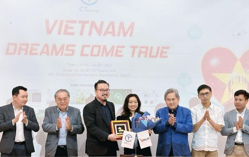 Nhân sỹ trí thức hưởng ứng lời mời gọi của CT Group về xây dựng đất nước- Ảnh 2. Nhân sỹ trí thức hưởng ứng lời mời gọi của CT Group về xây dựng đất nước- Ảnh 2.
