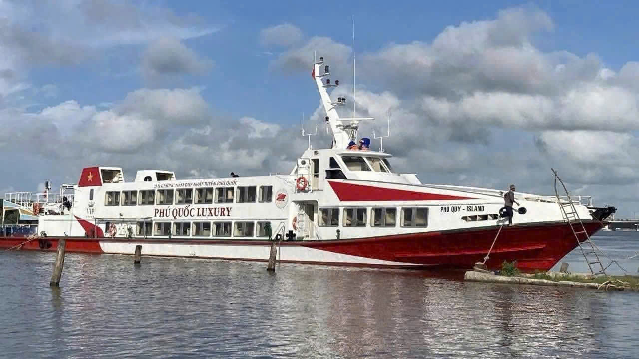 Tàu cao tốc giường nằm đi Phú Quốc tạm dừng hoạt động sau chuyến đầu tiên- Ảnh 2. Tàu cao tốc giường nằm đi Phú Quốc tạm dừng hoạt động sau chuyến đầu tiên- Ảnh 2.