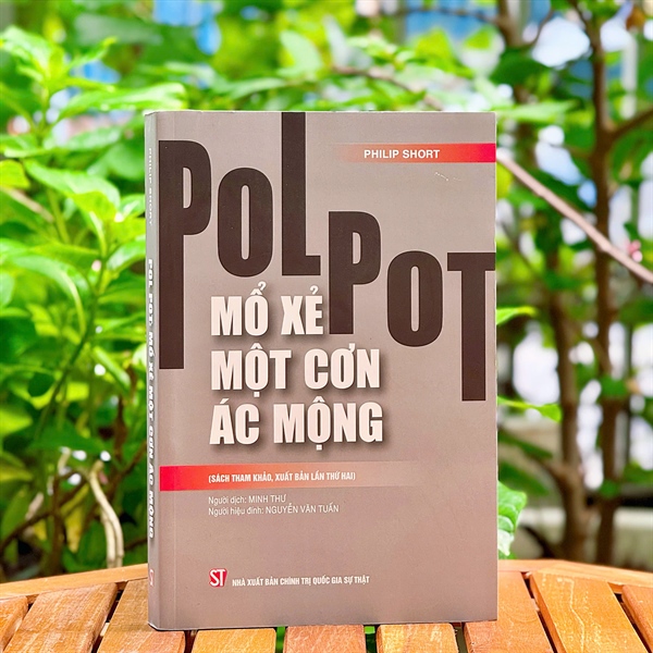 Hai cuốn sách lật lại một thời kỳ khốc liệt trong lịch sử Campuchia- Ảnh 4.