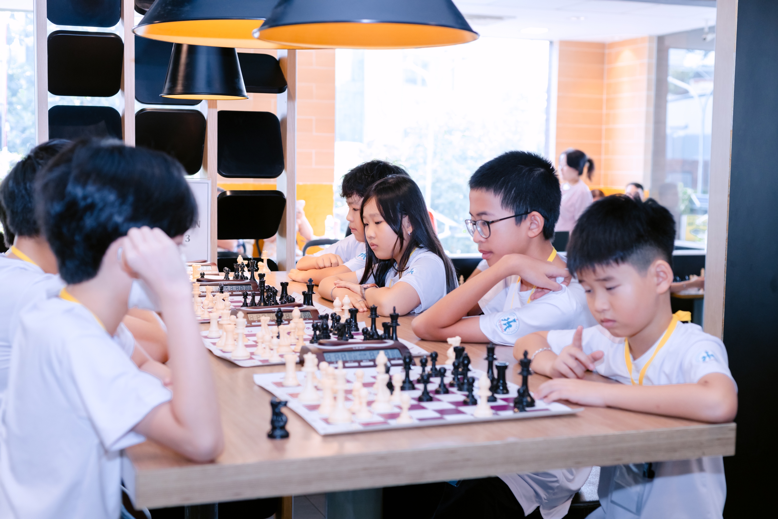 Kỳ thủ cờ vua năng động, thi đấu kết hợp cùng nhảy zumba- Ảnh 1. Kỳ thủ cờ vua năng động, thi đấu kết hợp cùng nhảy zumba- Ảnh 1.