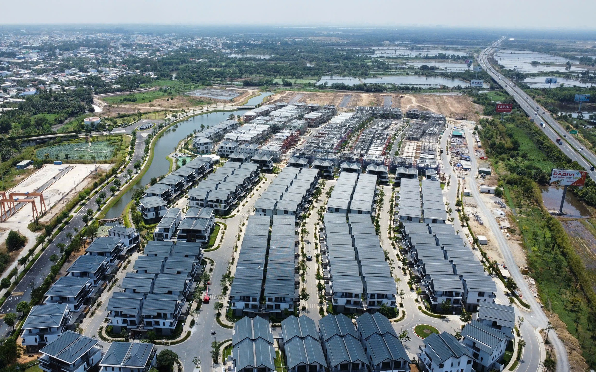 VIDEO: Dự &aacute;n 500 tỉ đồng vướng mặt bằng, nhiều l&atilde;nh đạo bị y&ecirc;u cầu kiểm điểm - Ảnh 4.