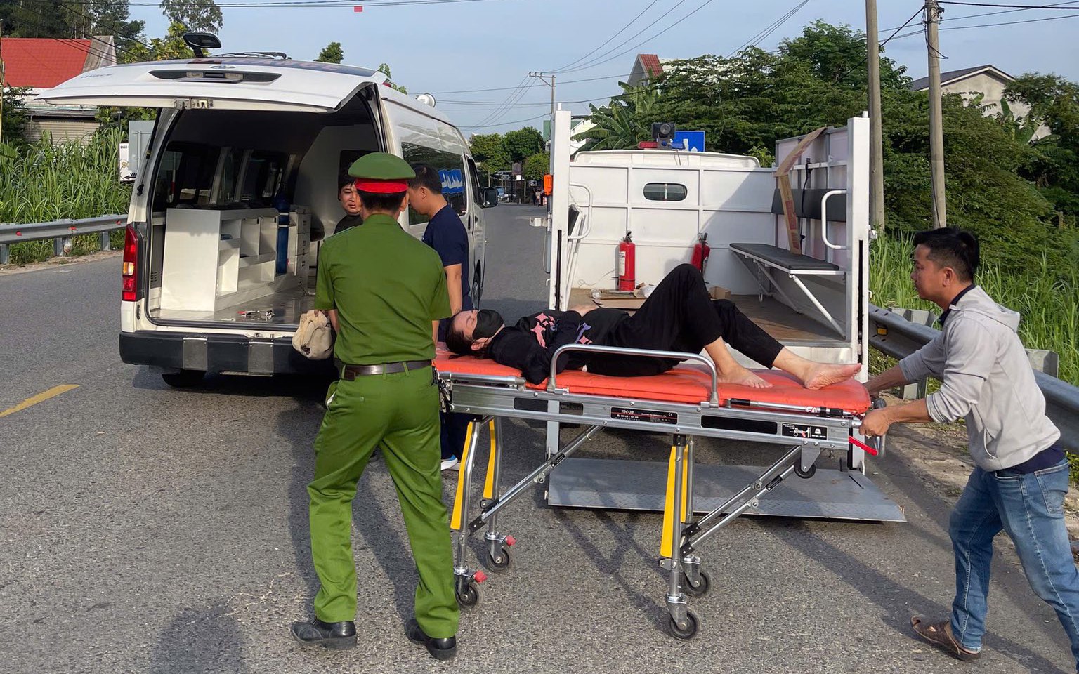 Giây phút người đàn ông ngừng thở và màn cứu sống ngoạn mục tại Đà Nẵng - Ảnh 3.