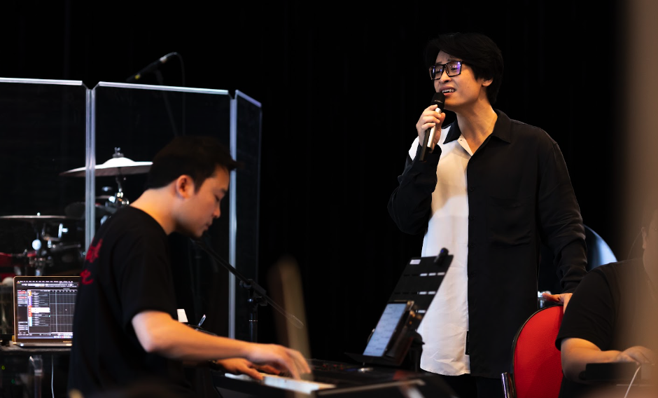 موسیقار Nguyen Huu Vuong نے  Nhạc sĩ Nguyễn Hữu Vượng tiết lộ điều đặc biệt ở