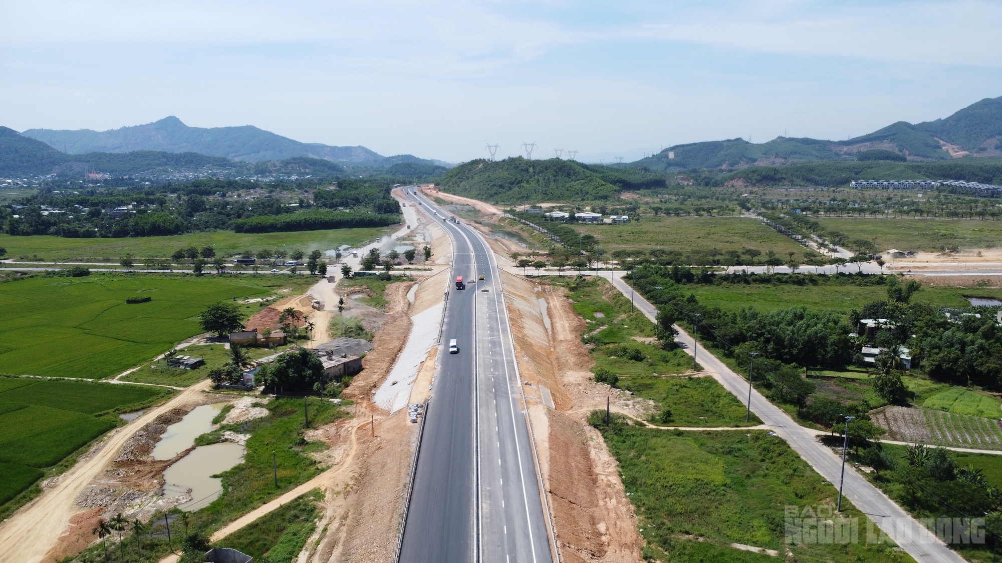 Cận cảnh cao tốc Hoà Liên - Tuý Loan trước ngày thông xe theo chỉ đạo của Thủ tướng Chính phủ- Ảnh 9.