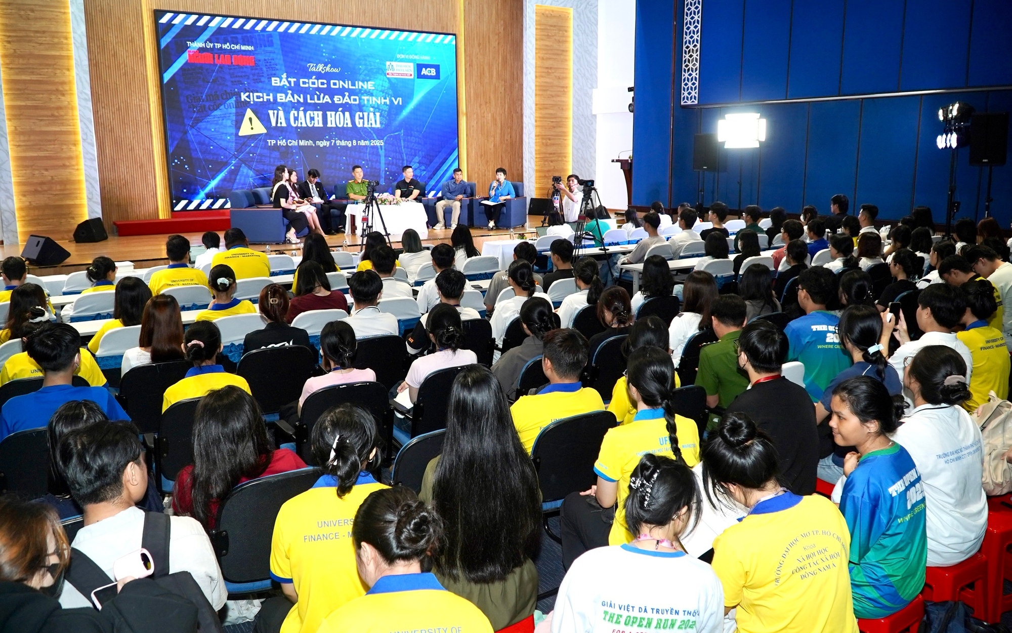 Trung tướng Mai Hoàng: Công an TP HCM đã giải cứu 28 người bị "bắt cóc online" - Ảnh 2.