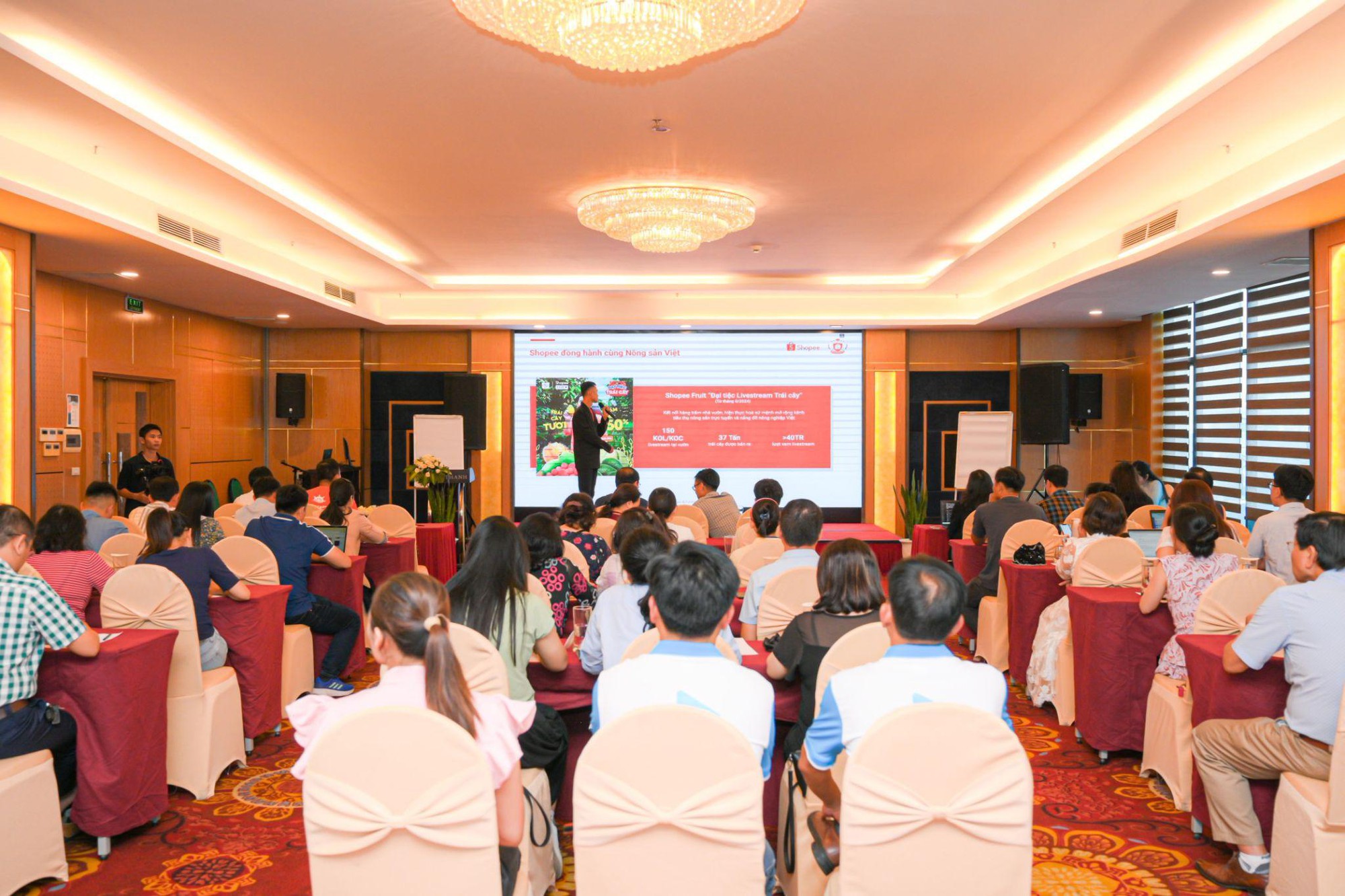 Tuần lễ TMĐT - Kết nối vùng Đà Nẵng 2025: Quảng bá sản phẩm OCOP qua Shopee Live- Ảnh 1. Tuần lễ TMĐT - Kết nối vùng Đà Nẵng 2025: Quảng bá sản phẩm OCOP qua Shopee Live- Ảnh 1.