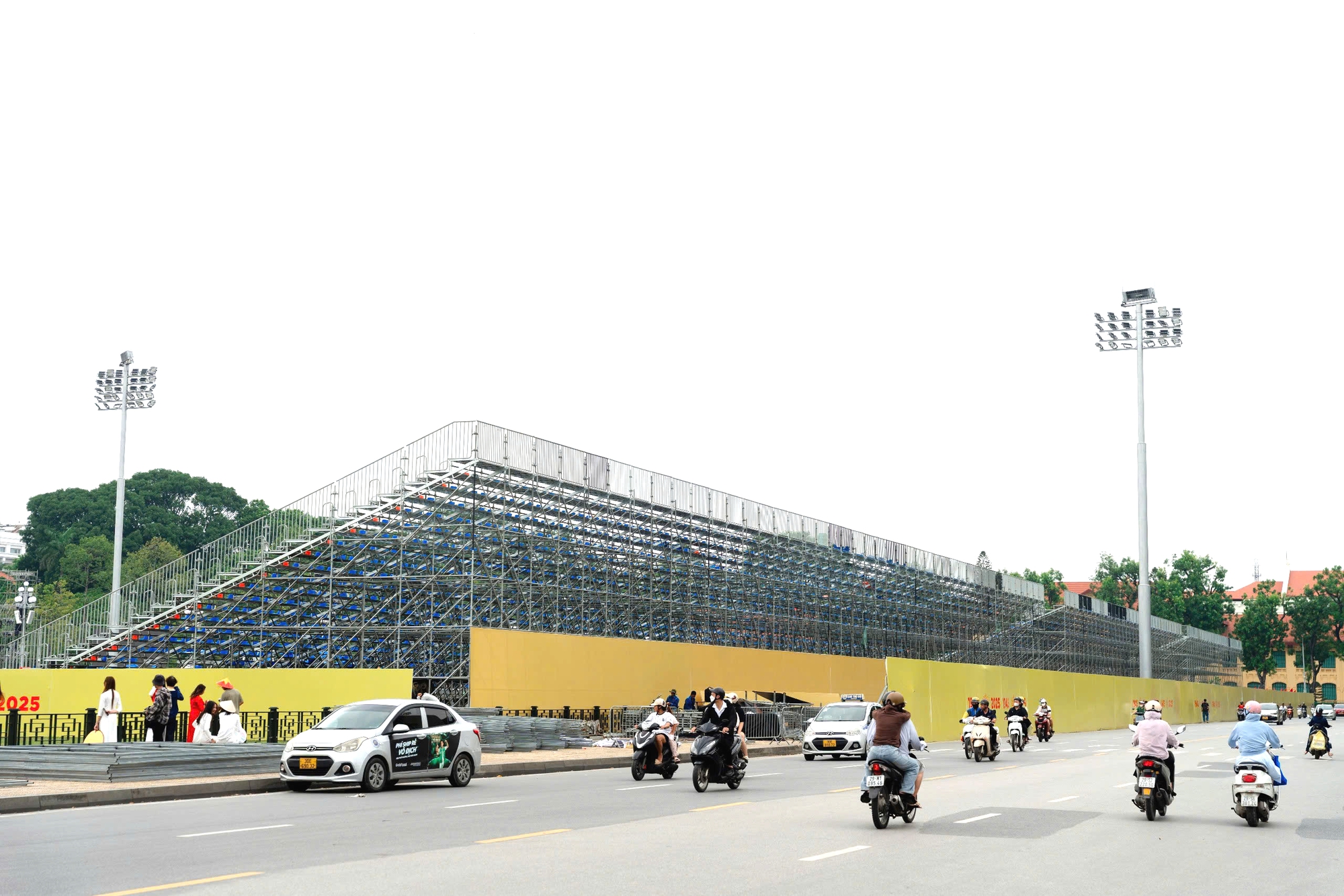 Cận cảnh khán đài 30.000 chỗ ngồi tại Quảng trường Ba Đình phục vụ đại lễ Quốc khánh 2-9 - Ảnh 6.