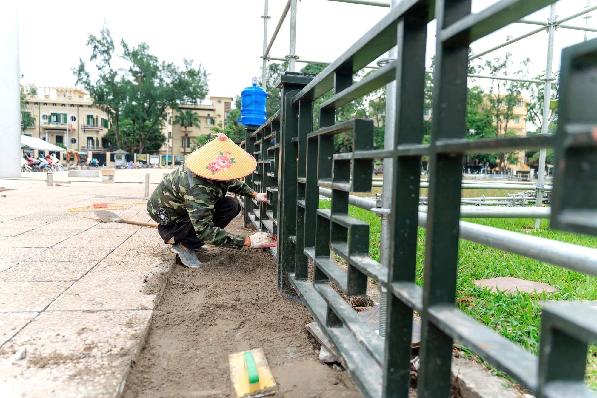 Cận cảnh khán đài 30.000 chỗ ngồi tại Quảng trường Ba Đình phục vụ đại lễ Quốc khánh 2-9 - Ảnh 9.