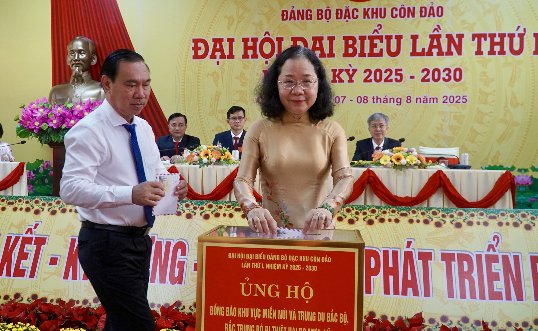 Att bygga Con Dao till ett regionalt och internationellt turistområde - Foto 9. Xây dựng Côn Đảo trở thành khu du lịch đẳng cấp khu vực và quốc tế- Ảnh 9.