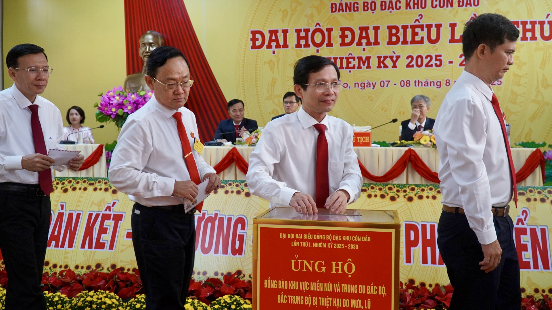 Att bygga Con Dao till ett regionalt och internationellt turistområde - Foto 7. Xây dựng Côn Đảo trở thành khu du lịch đẳng cấp khu vực và quốc tế- Ảnh 7.