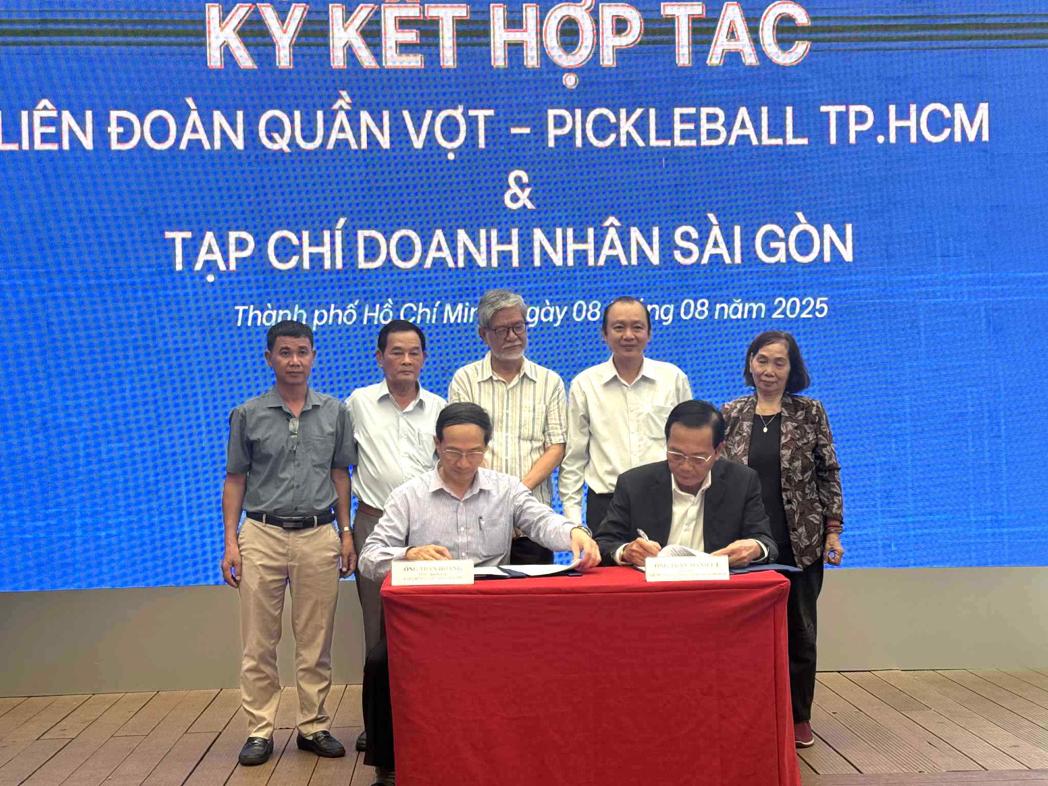 Tạp chí Doanh nhân Sài Gòn ký kết hợp tác phát triển quần vợt, pickleball - Ảnh 1.