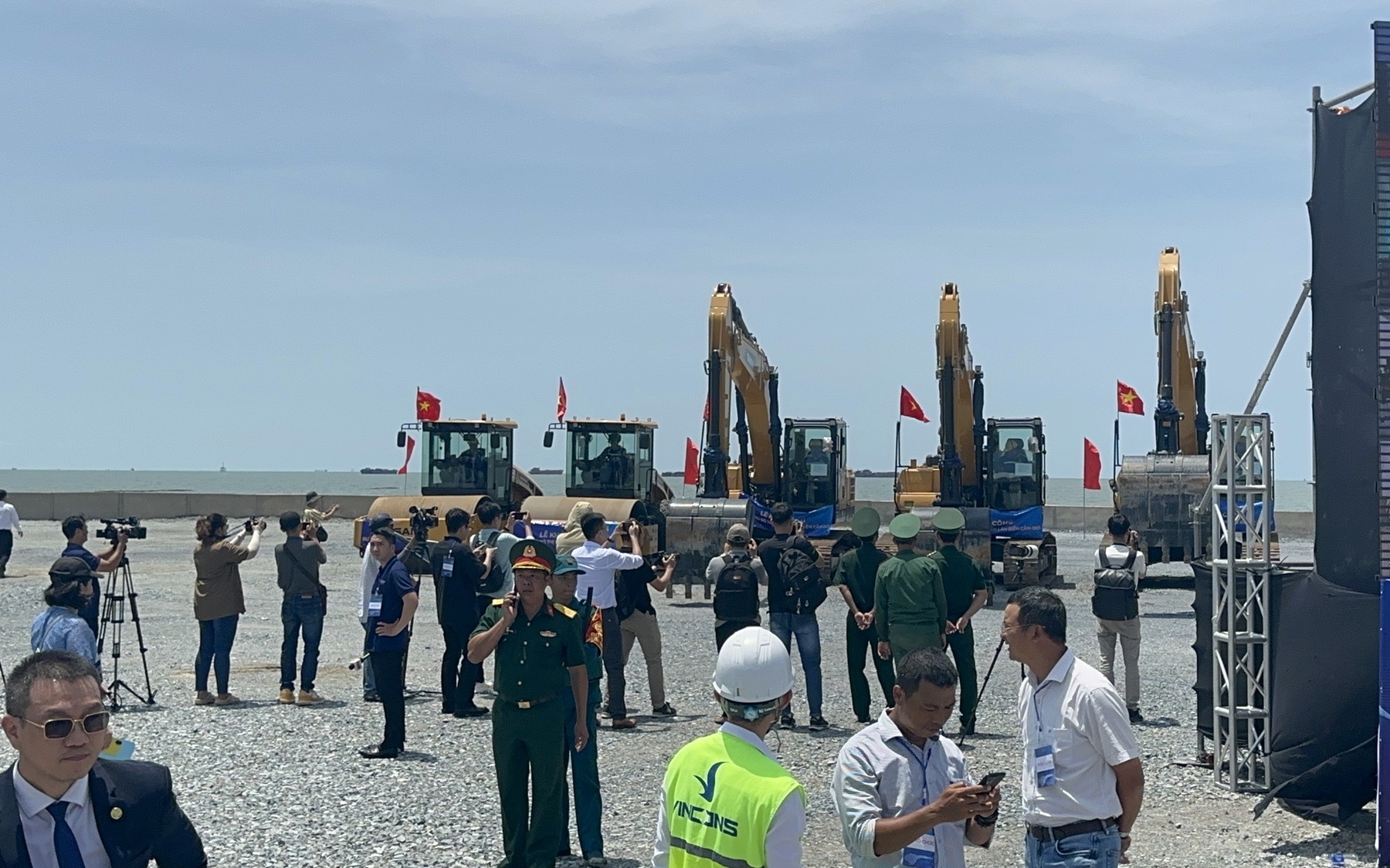 TPHCM xúc tiến khởi công cầu Cần Giờ, cầu Phú Mỹ 2 vào ngày 15-1-2026 - Ảnh 2.