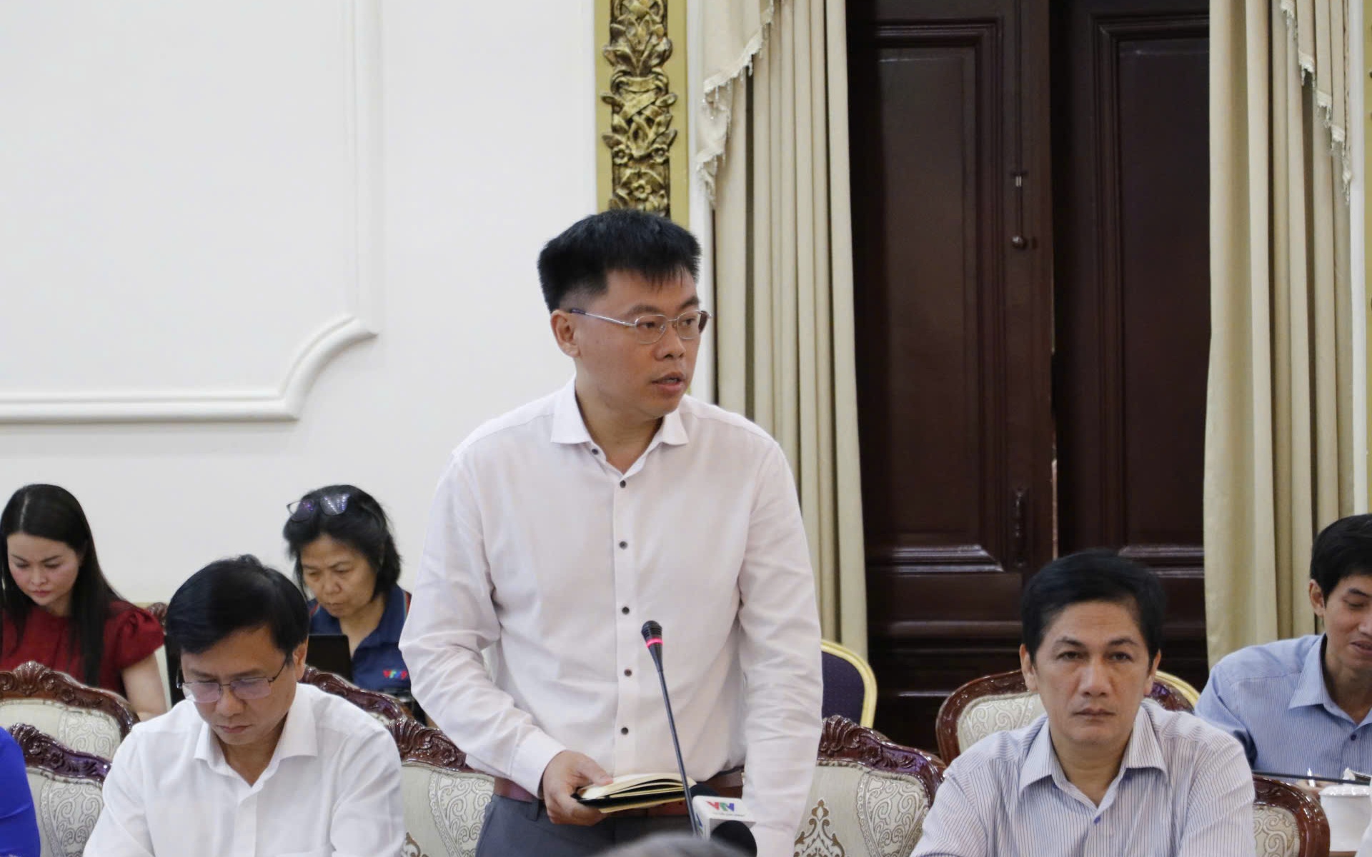 Chủ tịch UBND TP HCM yêu cầu tập trung đẩy nhanh đầu tư công- Ảnh 2.